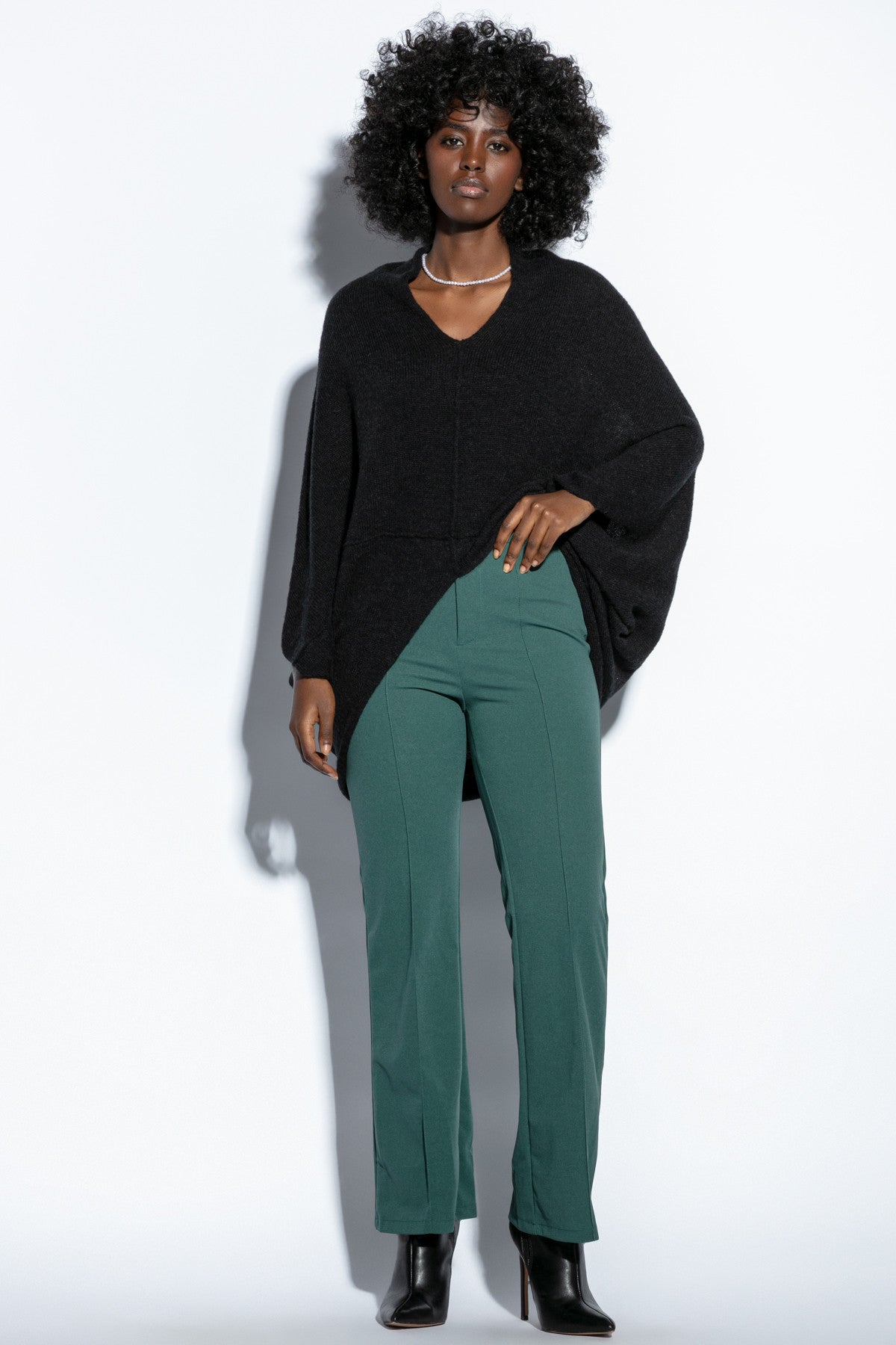 Luźny elegancki jedwabny sweter narzutka ecru Black