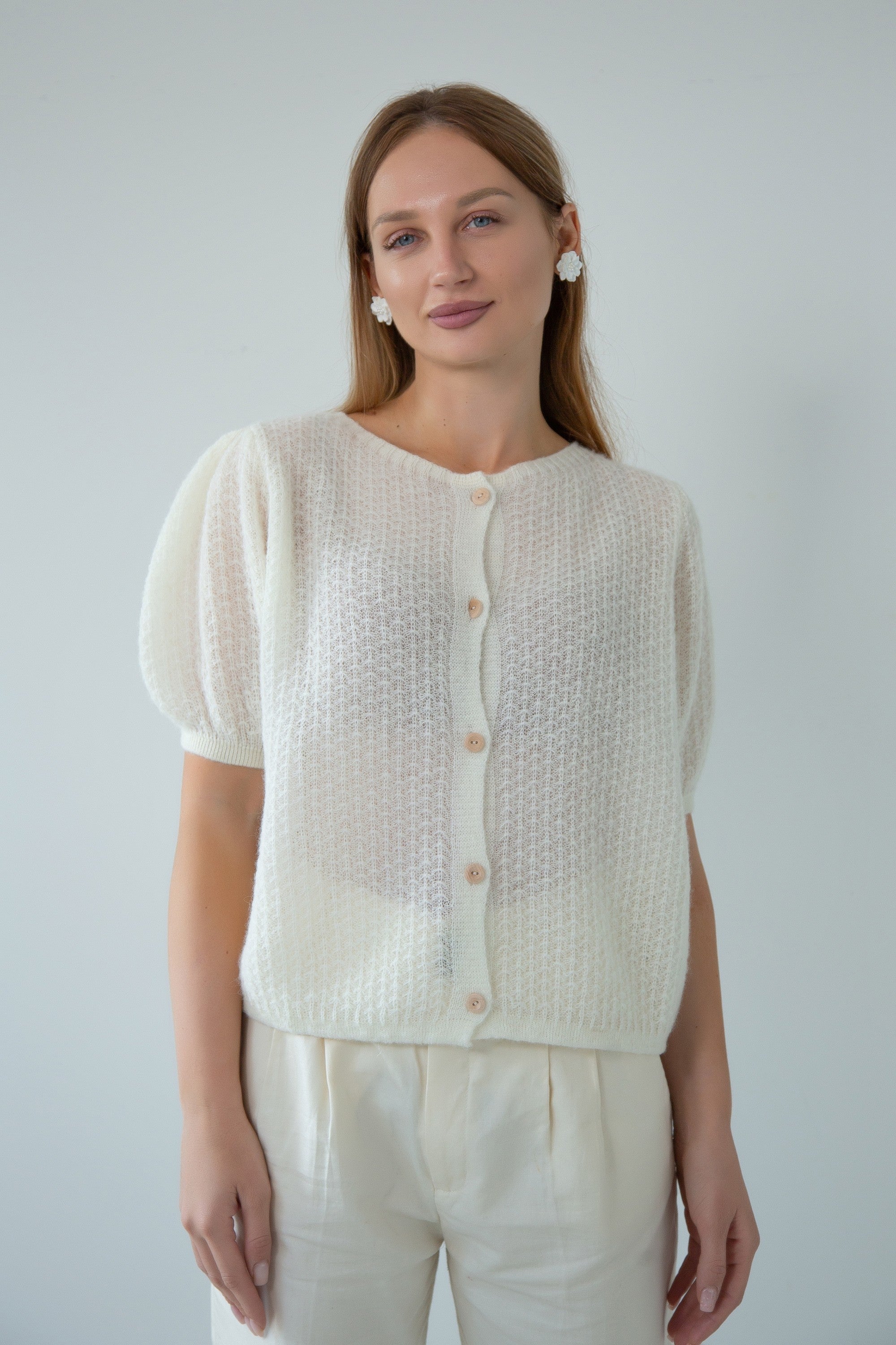 Zapinany sweter z wełny baby alpaka i wełny virgin różowy Ecru