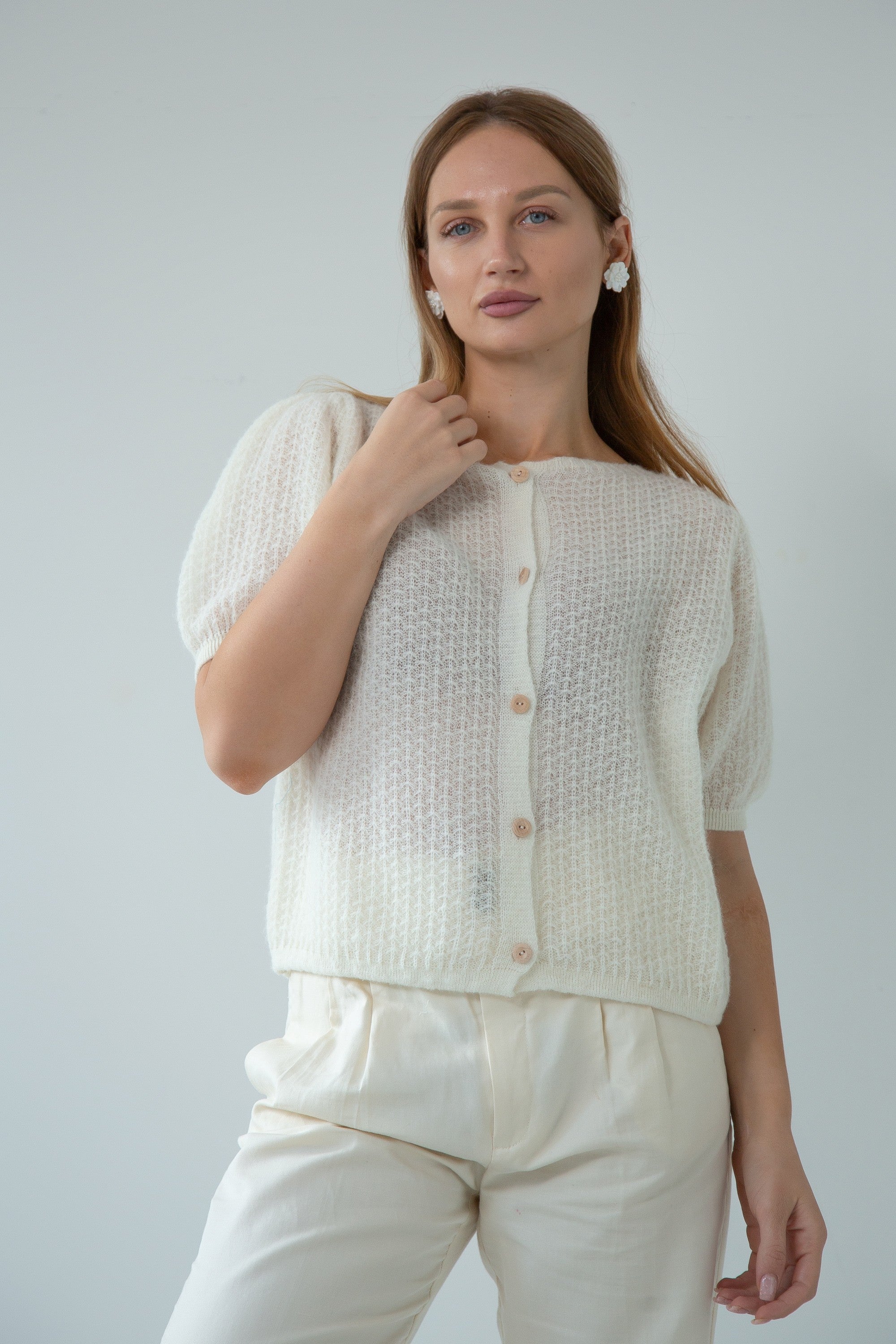 Zapinany sweter z wełny baby alpaka i wełny virgin różowy Ecru