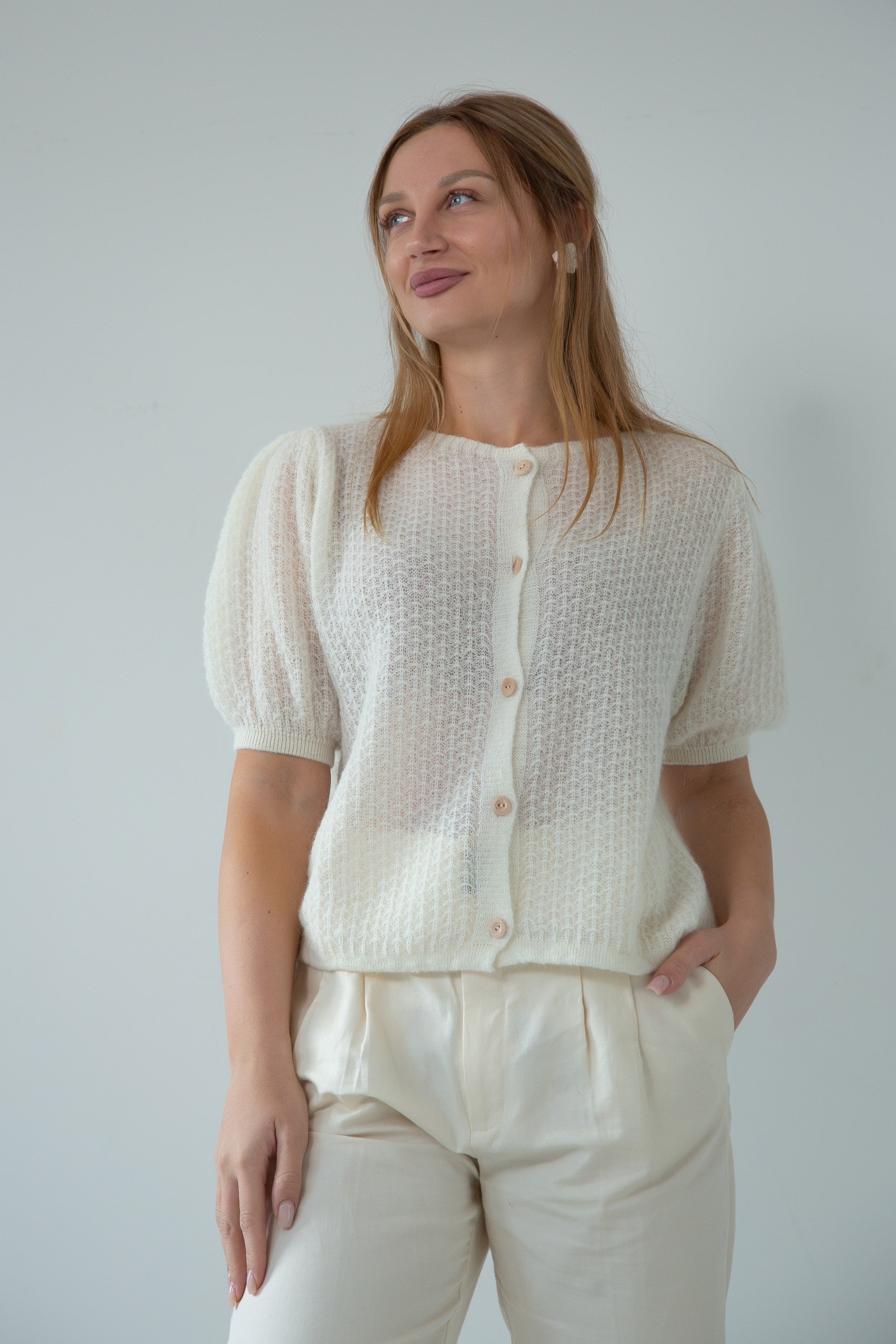 Zapinany sweter z wełny baby alpaka i wełny virgin różowy Ecru