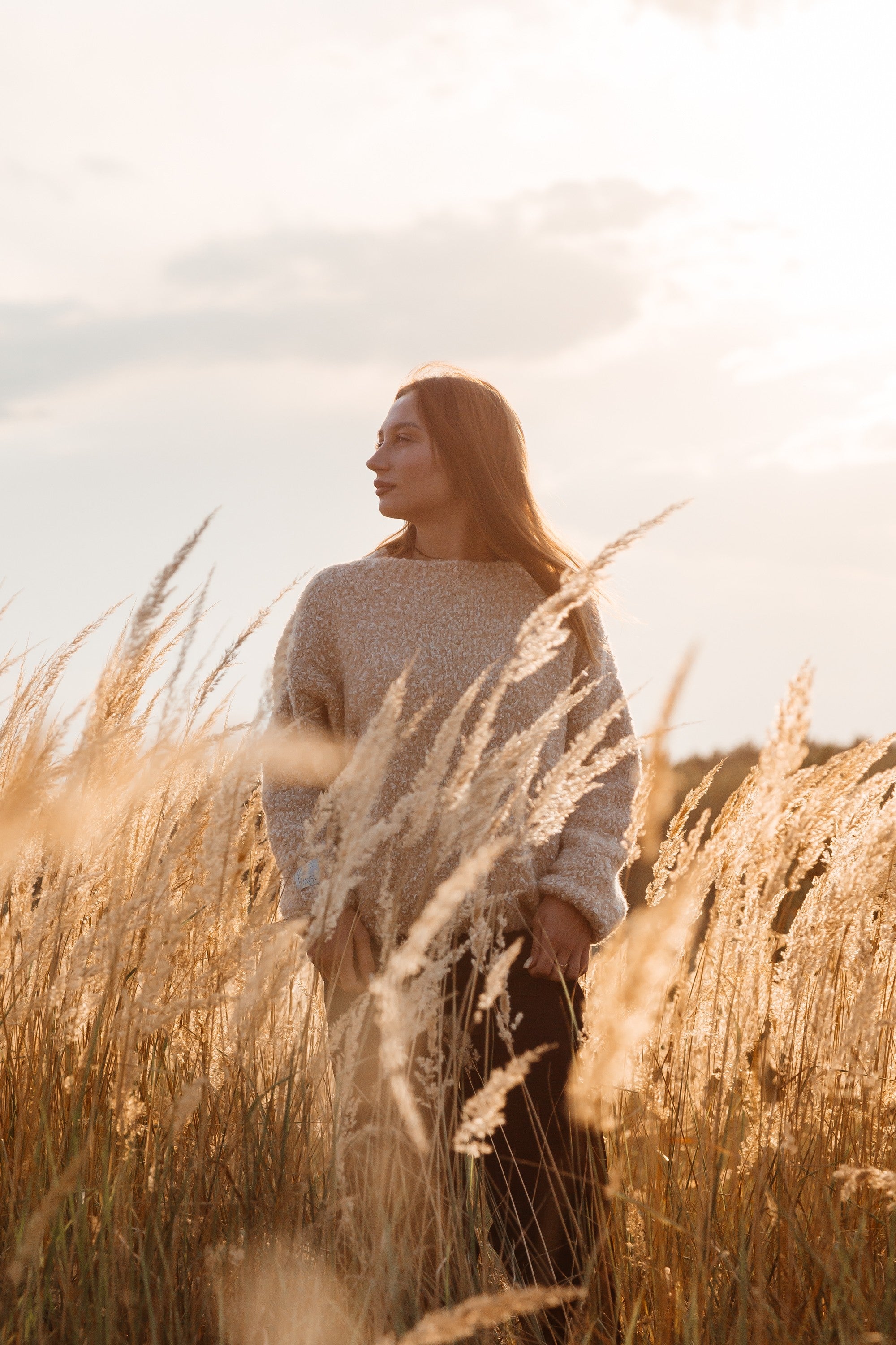 Sweter z wełny merynos bucle Nature Loop beżowy