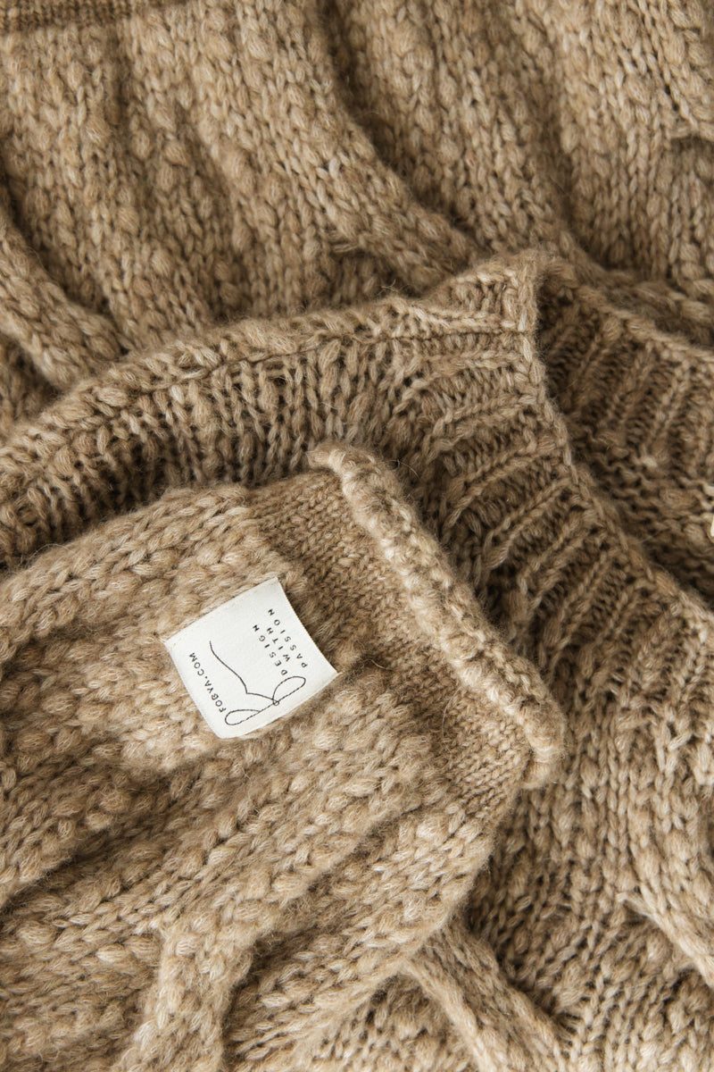 Elegant sweater made of virgin wool and mocha alpaca wool
