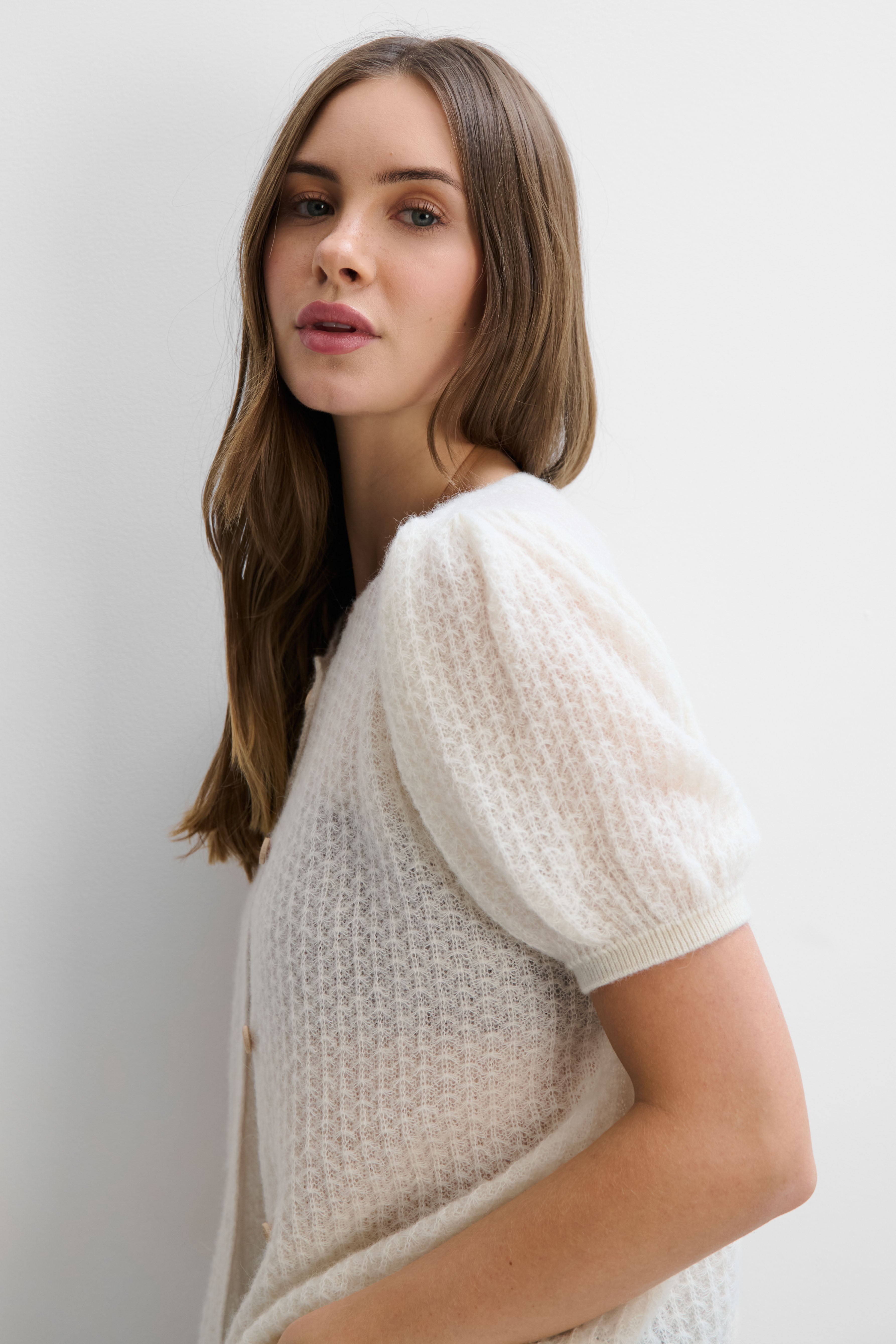 Button-up sweater made of baby alpaca and ecru virgin wool