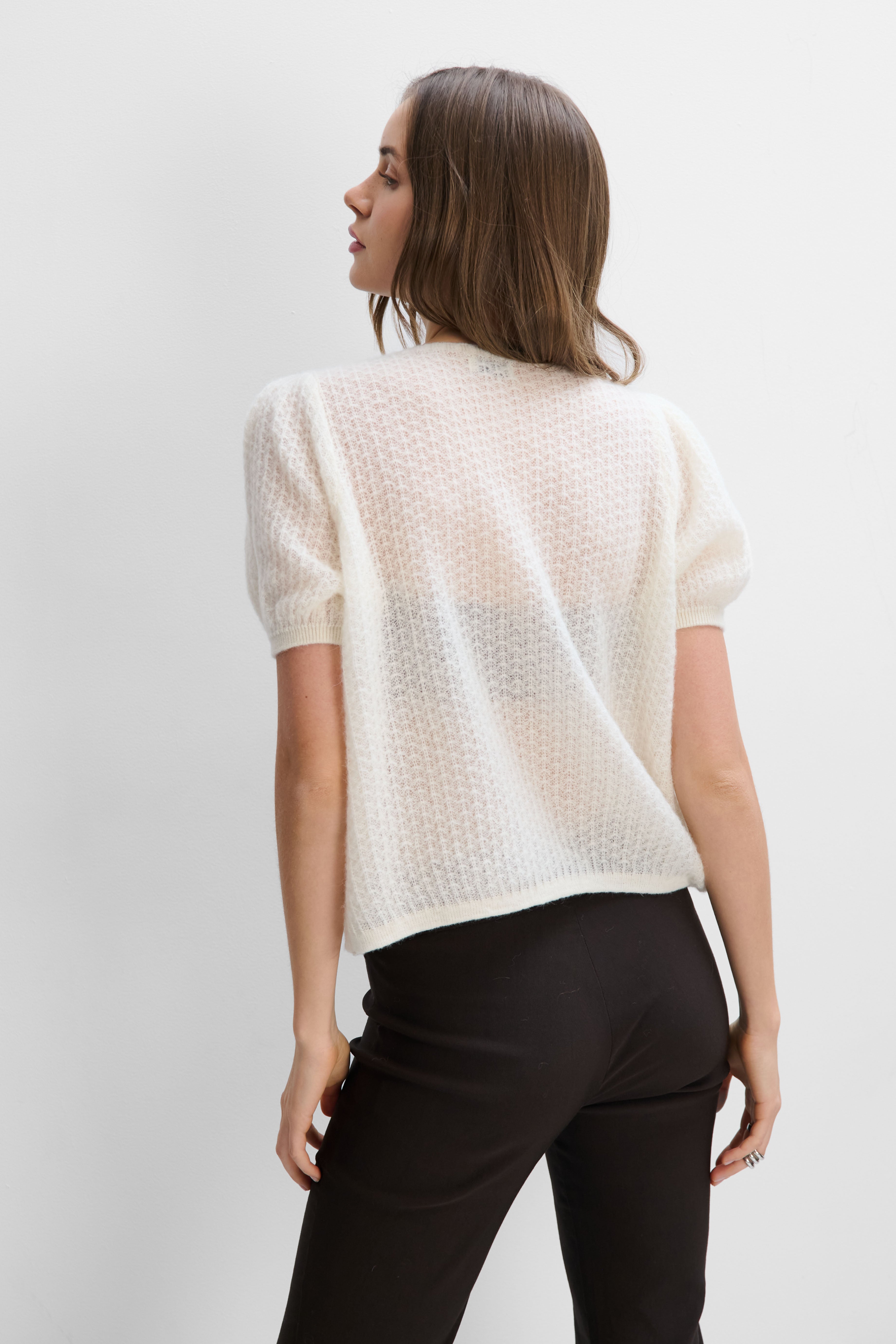 Button-up sweater made of baby alpaca and ecru virgin wool