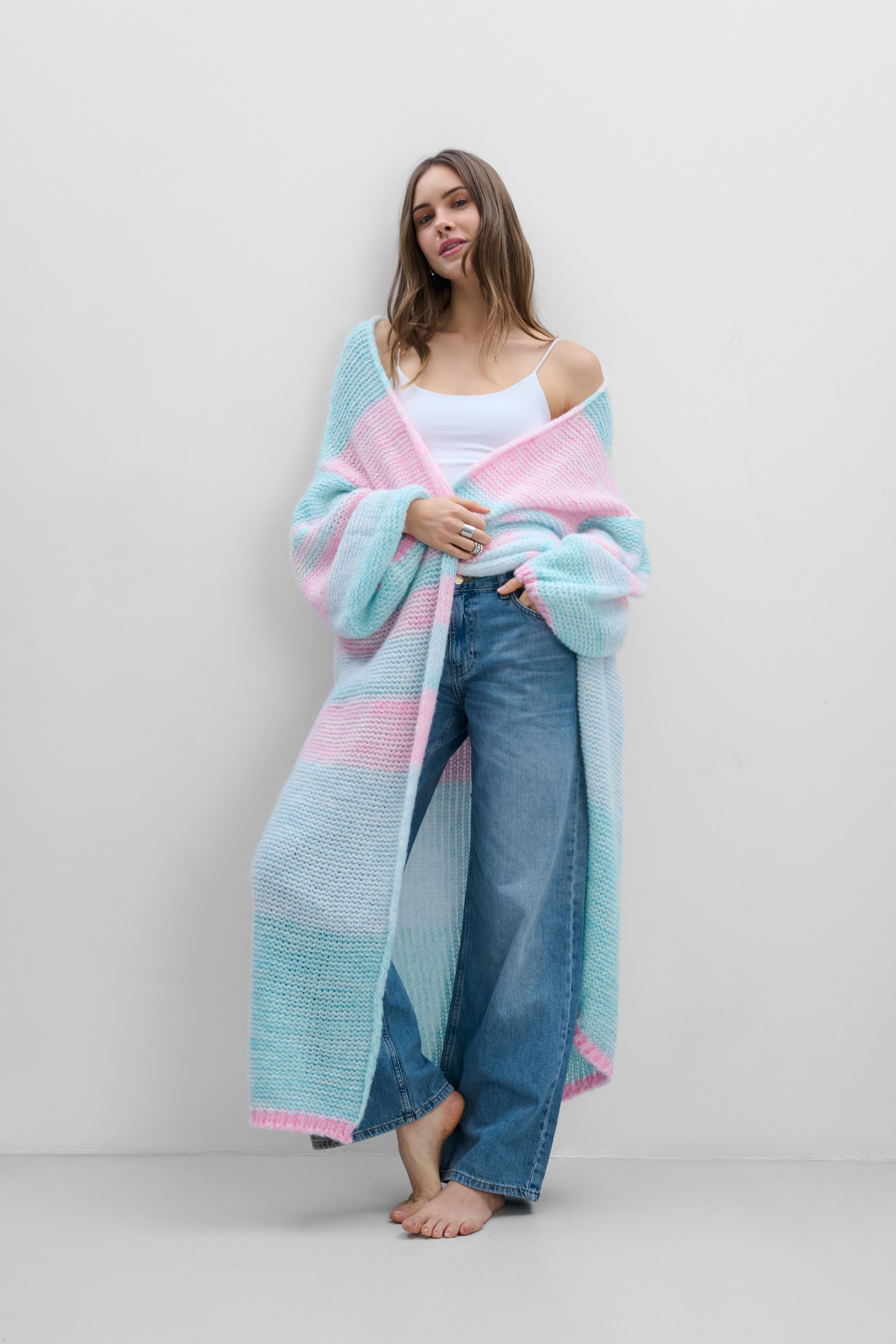 Długi pastelowy kardigan PASTEL CLOUDS niebieski