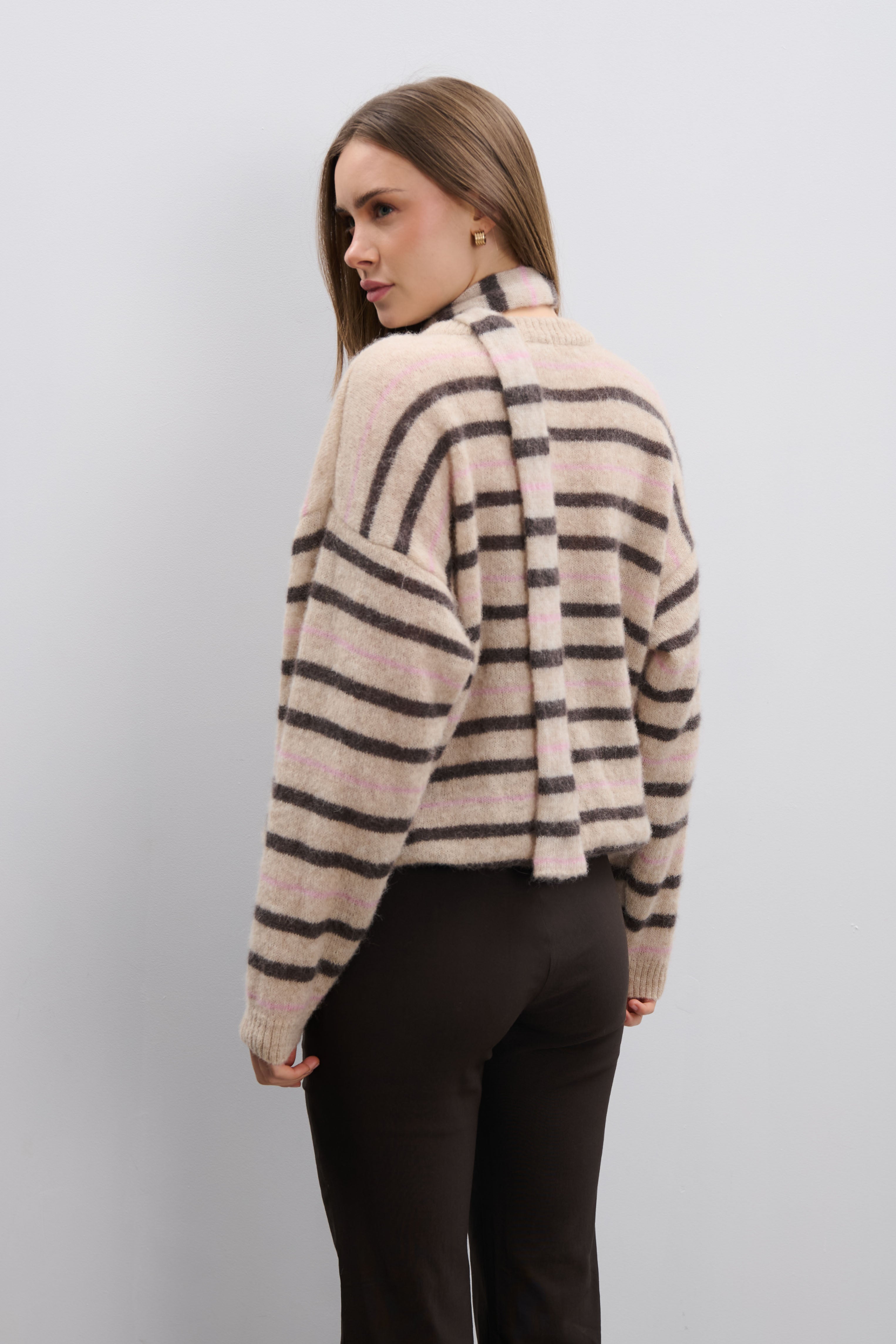 Lekki Sweter z wełny alpaki Gentle Lines beżowy