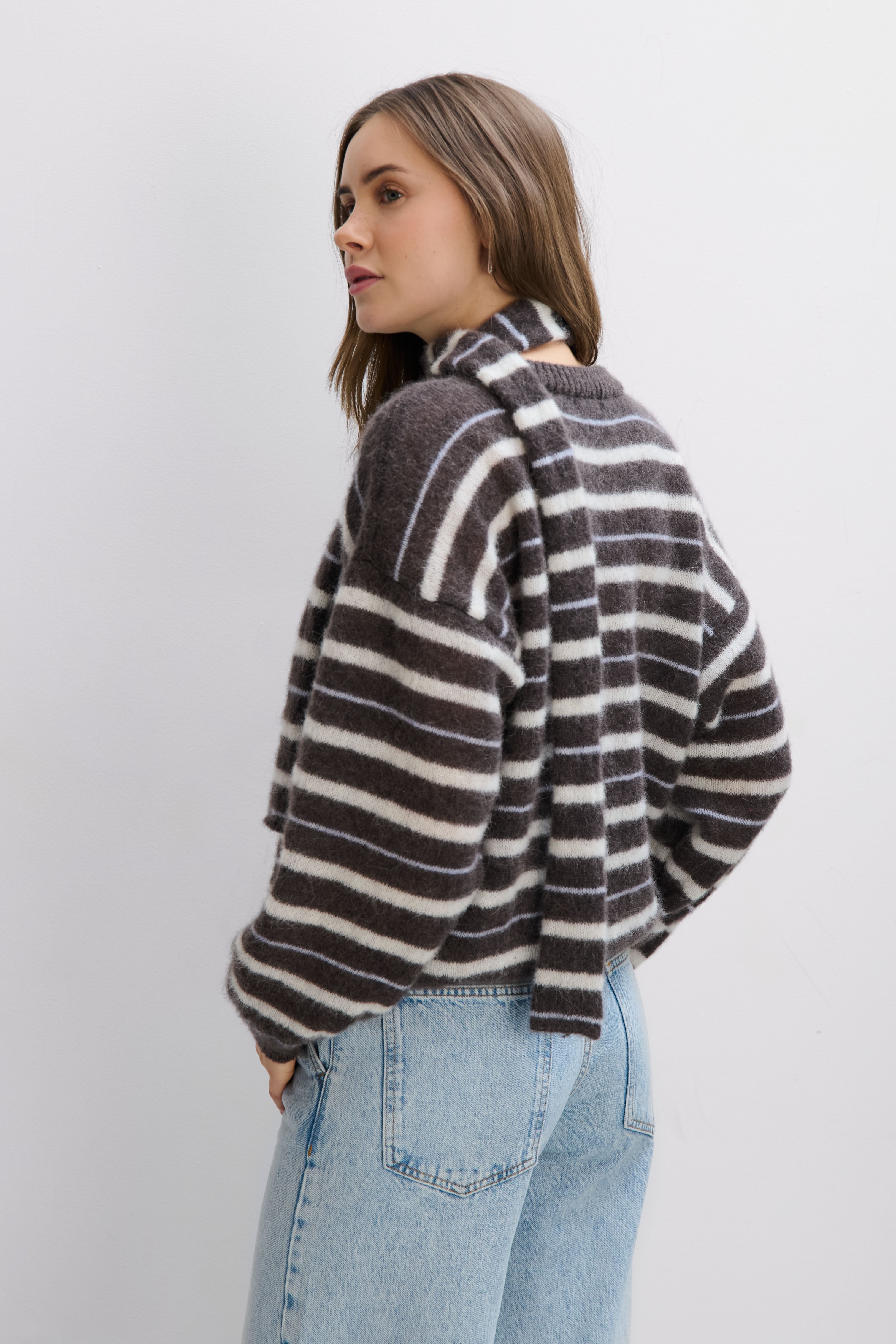 Lekki Sweter z wełny alpaki Gentle Lines brązowy