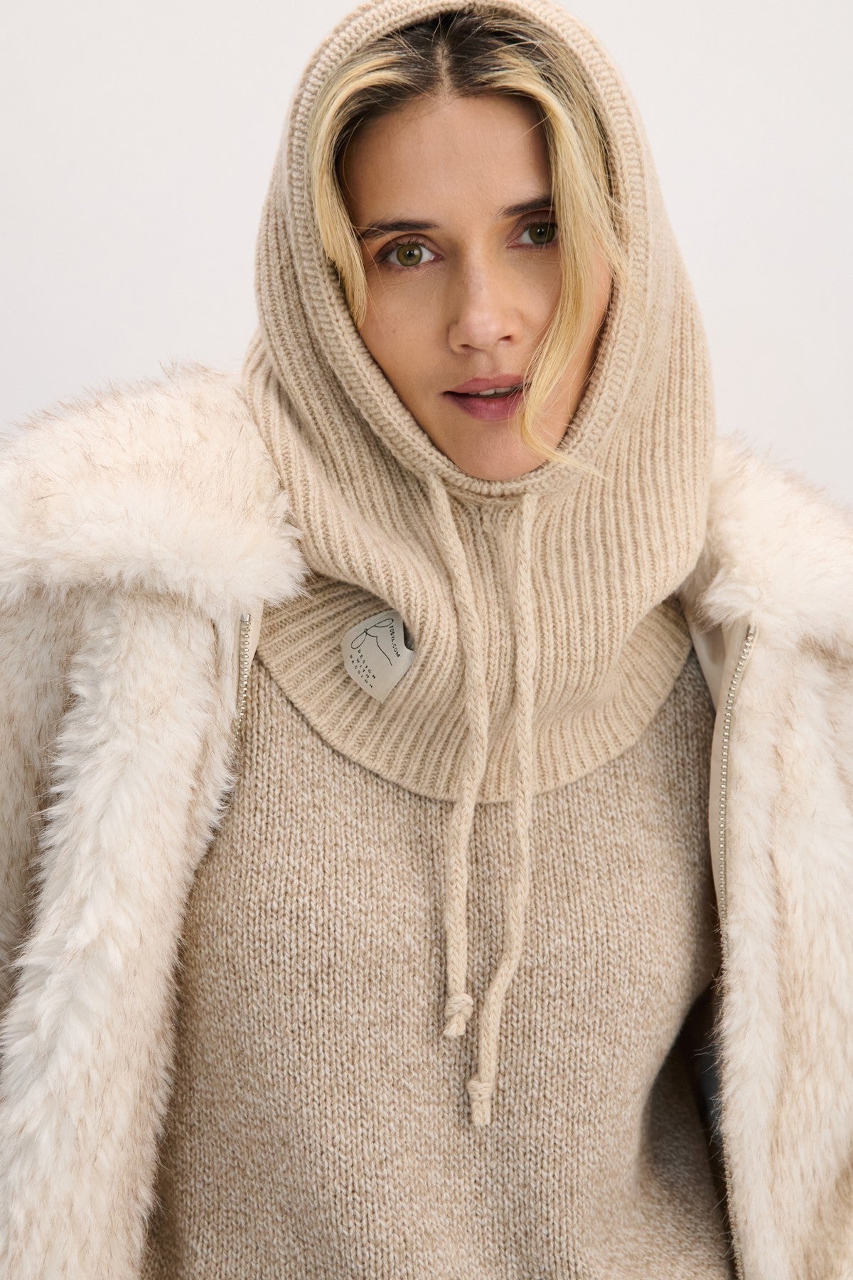 Balaclava kominiarka wełniana prążkowany splot beżowy - 1