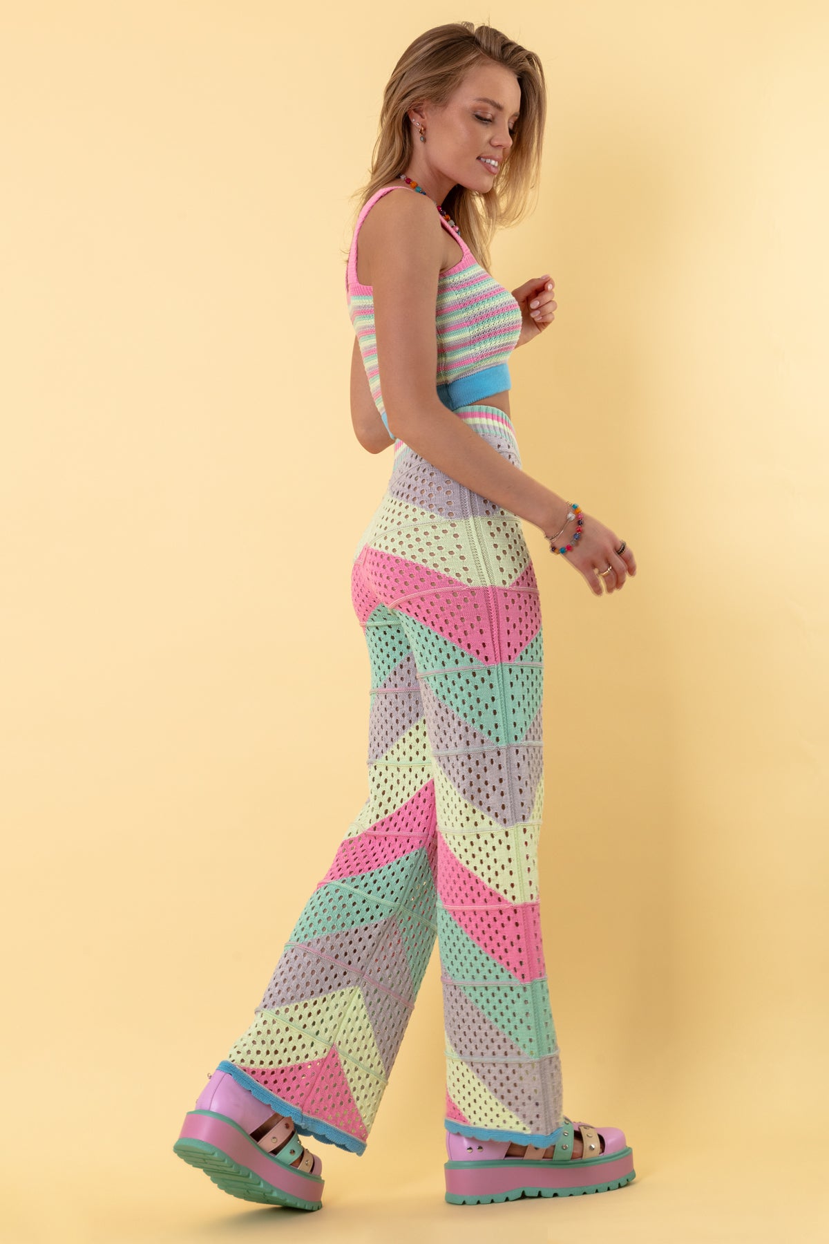 Bawełniany ażurowy komplet spodnie i top pistacjowy - 10