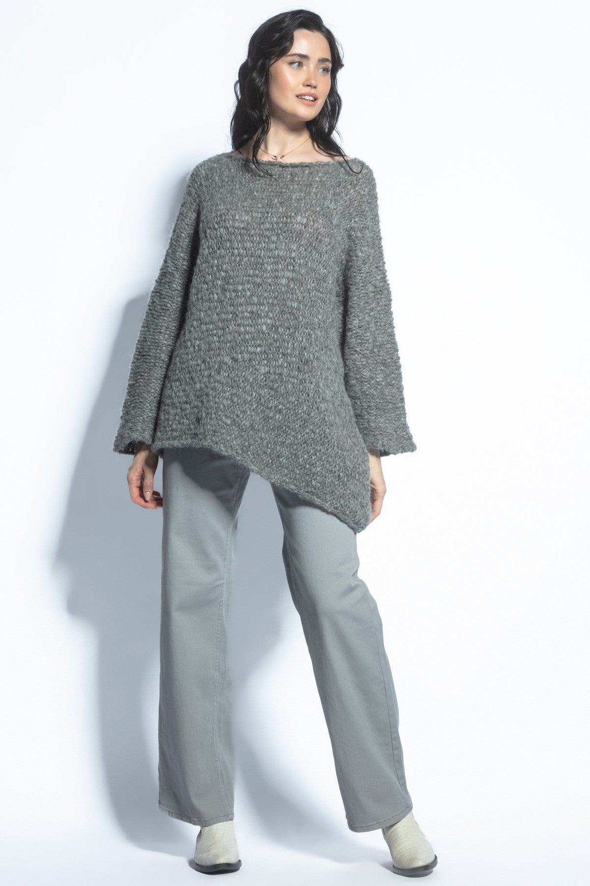 Bezszwowy oversizowy sweter premium z niefarbowanej wełny alpaki szary - 2