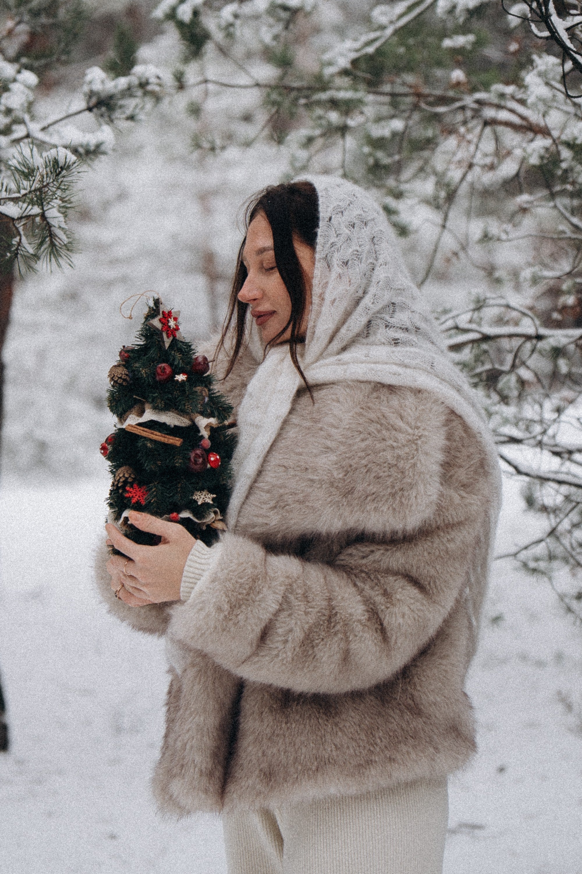 Chusta ażurowa z wełny alpaki Cloudloom Shawl ecru - 6