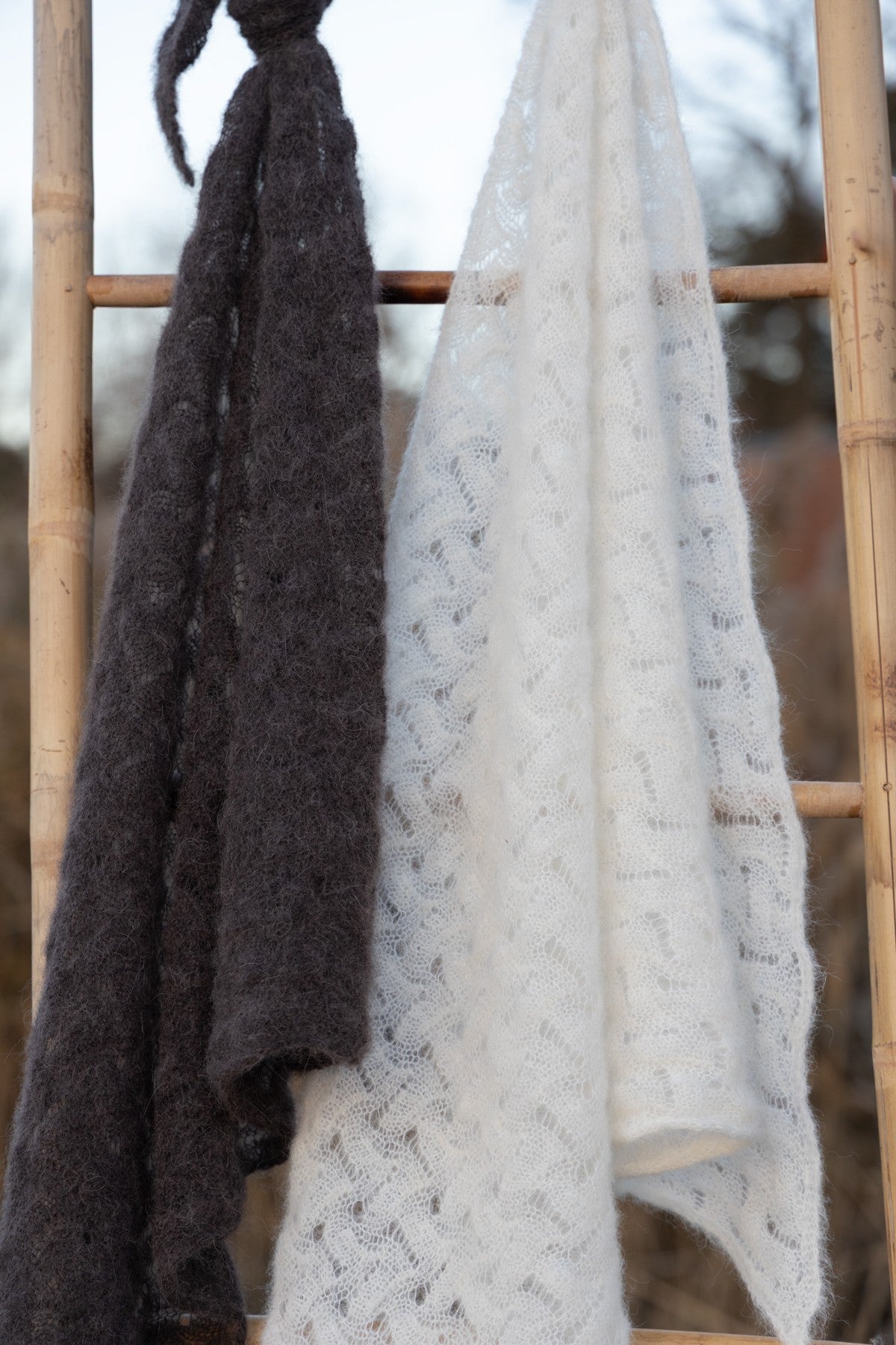 Chusta ażurowa z wełny alpaki Cloudloom Shawl ecru - 4