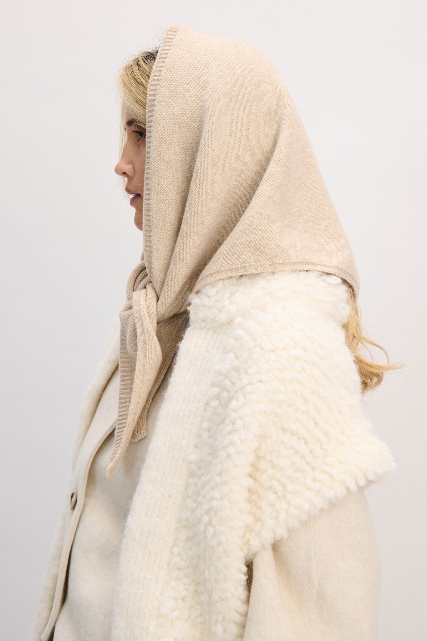 Chusta z wełny merynos Nordic Calm beżowy - 1