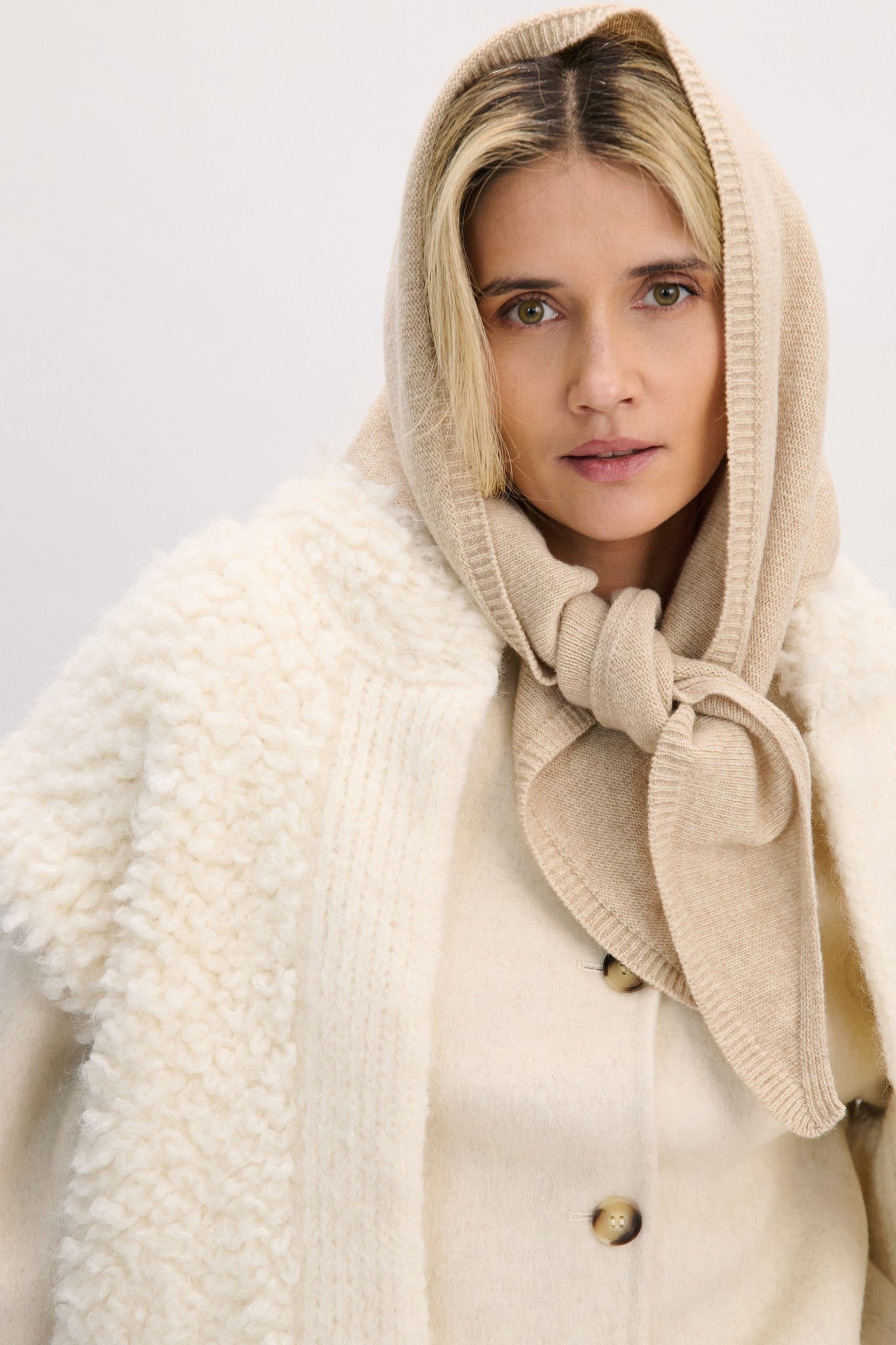 Chusta z wełny merynos Nordic Calm beżowy - 2