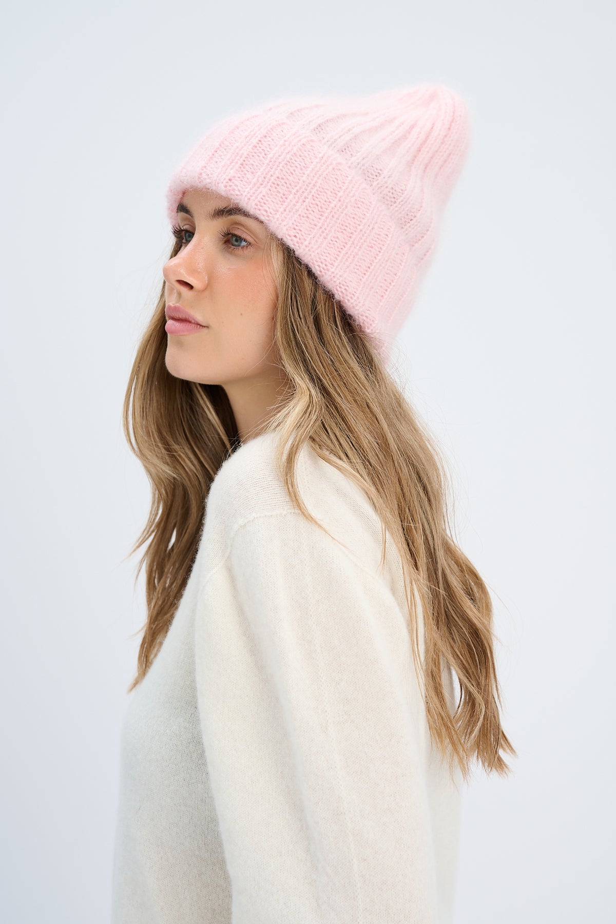 Snow Kiss red alpaca wool hat