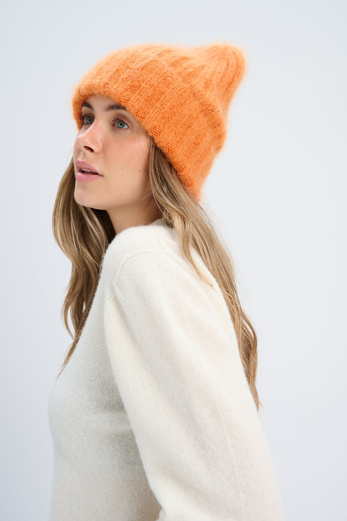 Snow Kiss red alpaca wool hat