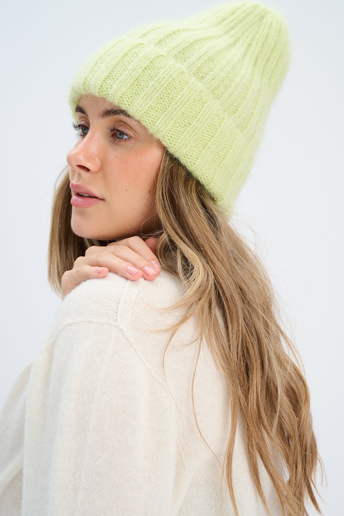 Snow Kiss red alpaca wool hat