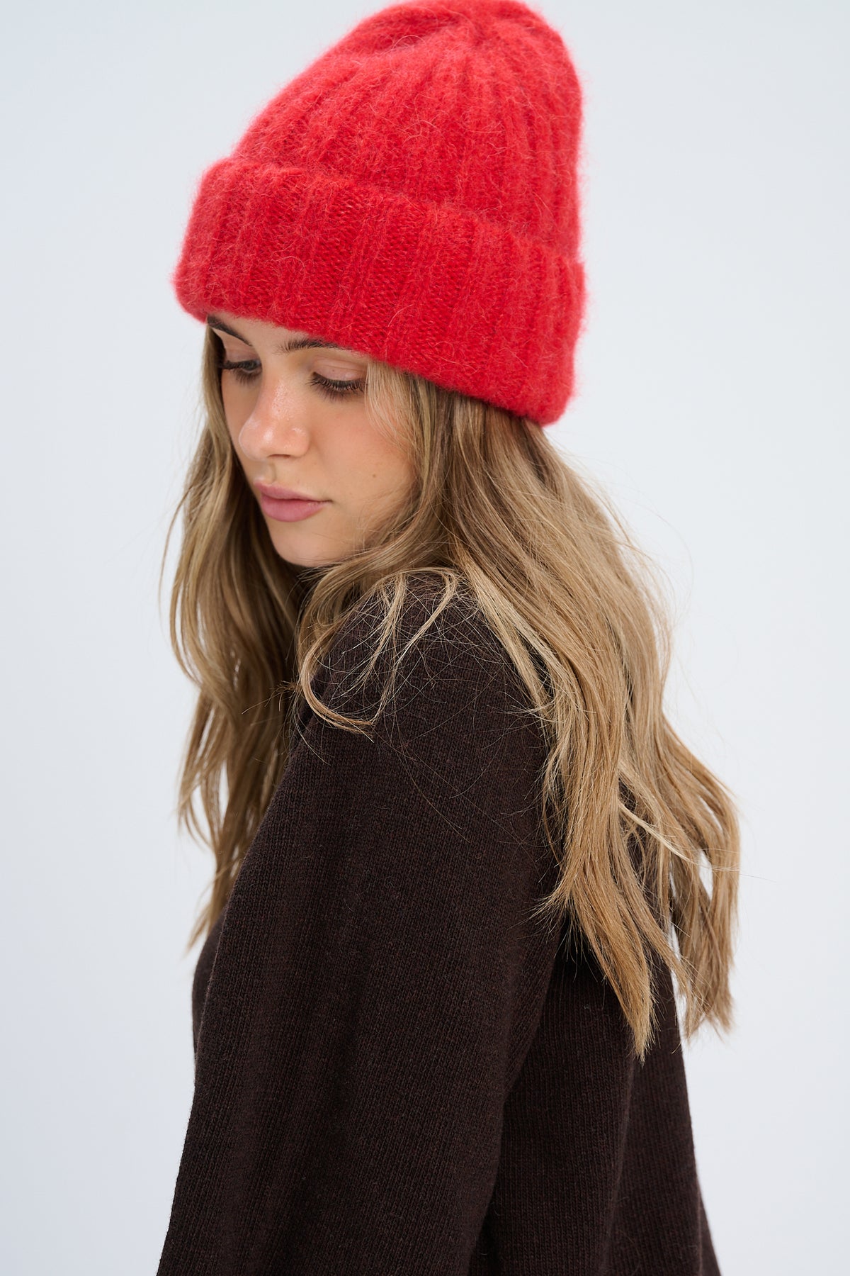 Snow Kiss red alpaca wool hat