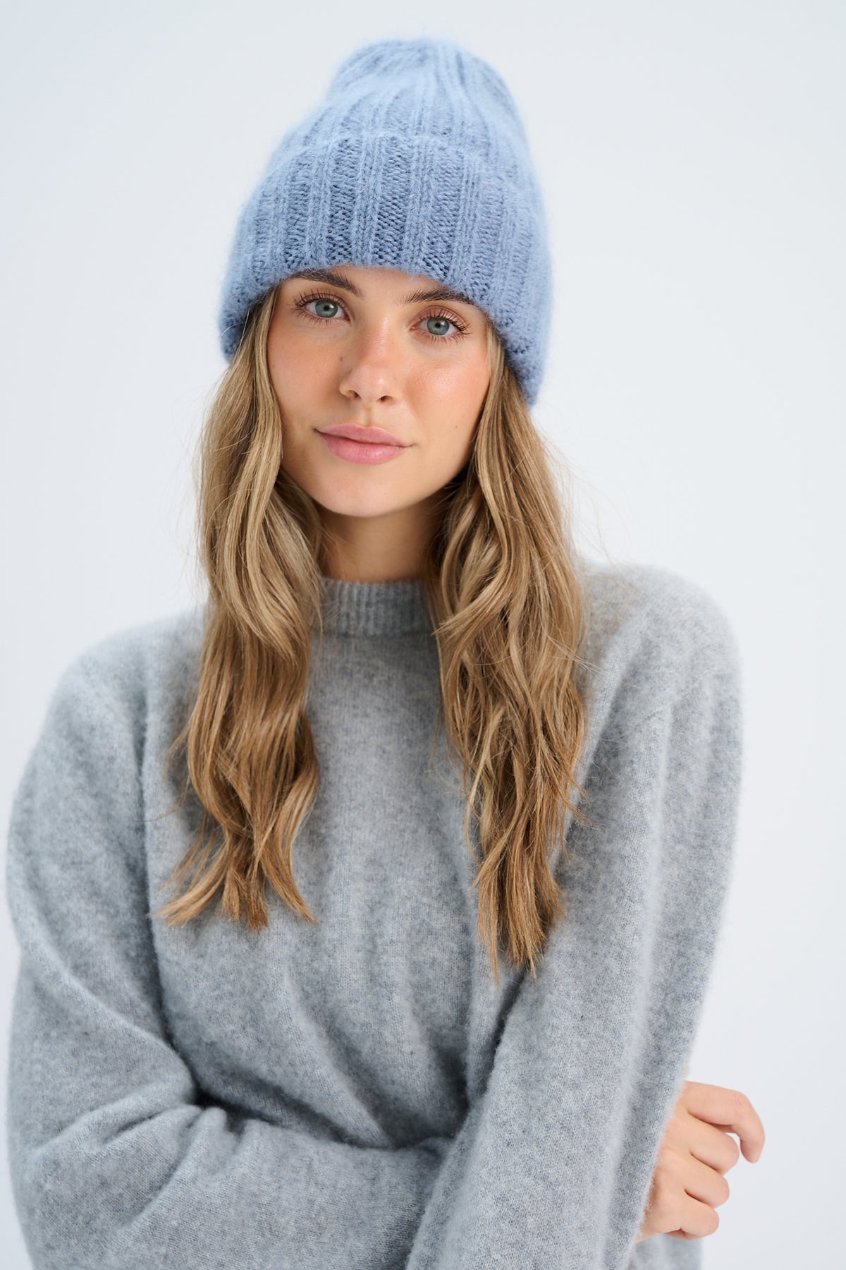 Snow Kiss red alpaca wool hat