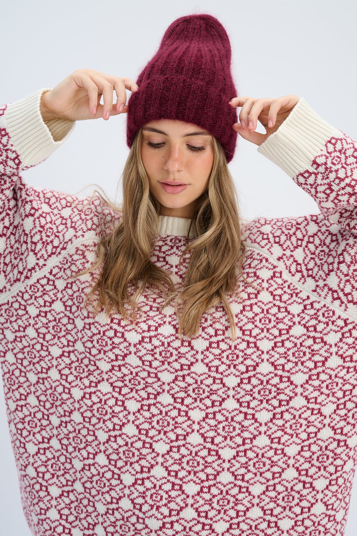 Snow Kiss red alpaca wool hat