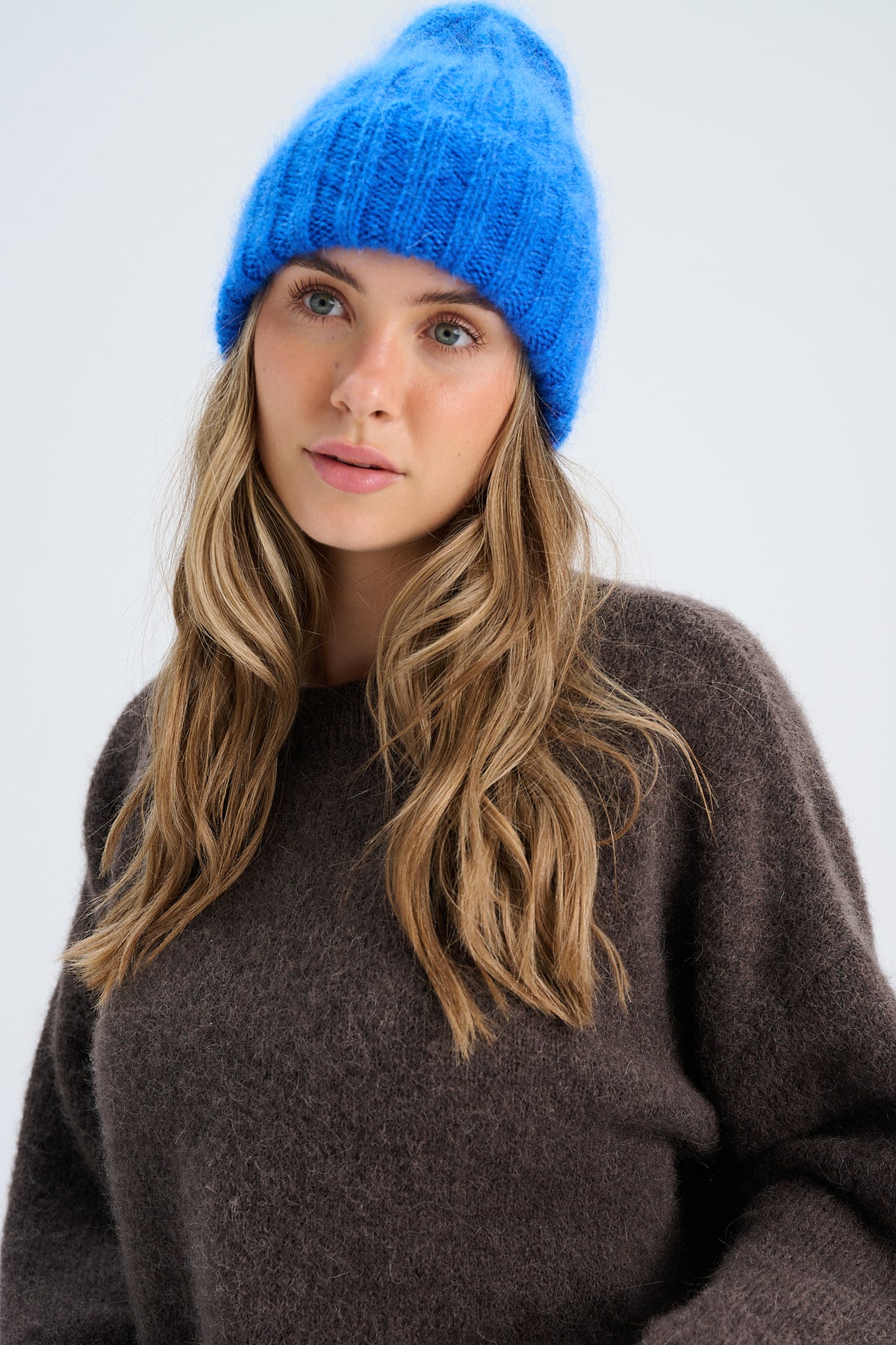 Snow Kiss red alpaca wool hat