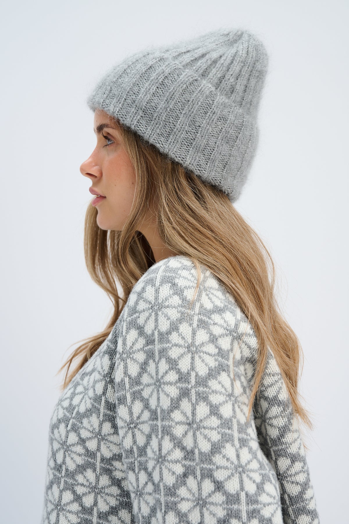 Snow Kiss red alpaca wool hat