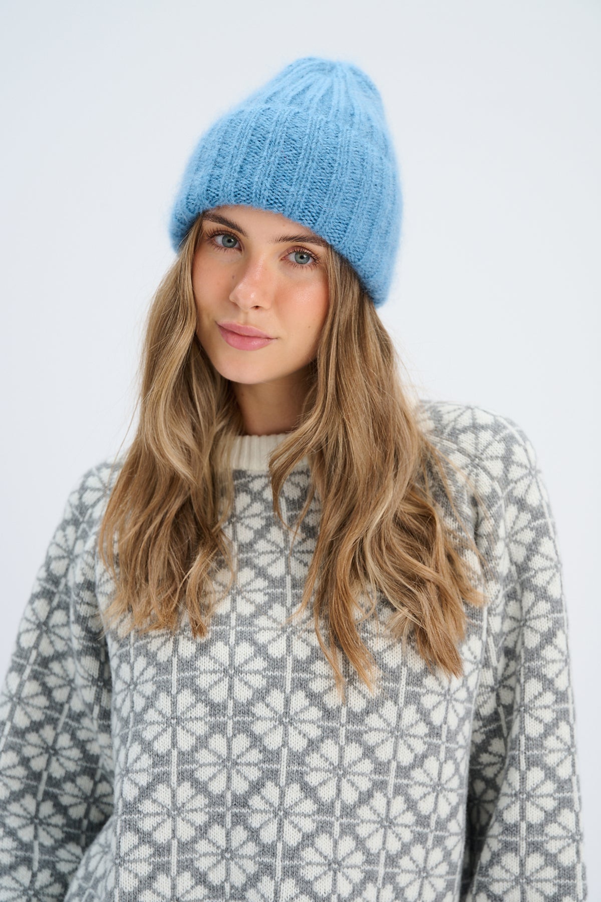 Snow Kiss red alpaca wool hat