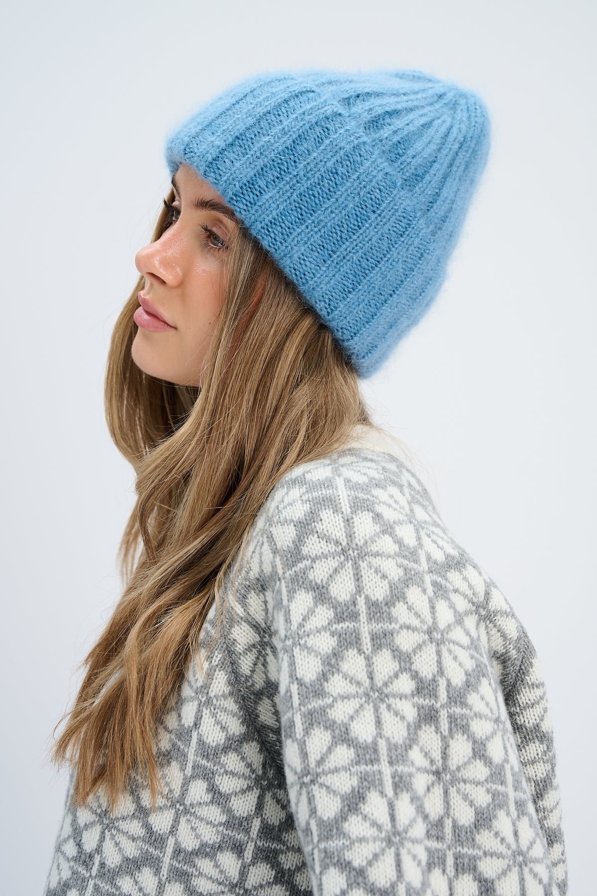 Snow Kiss red alpaca wool hat
