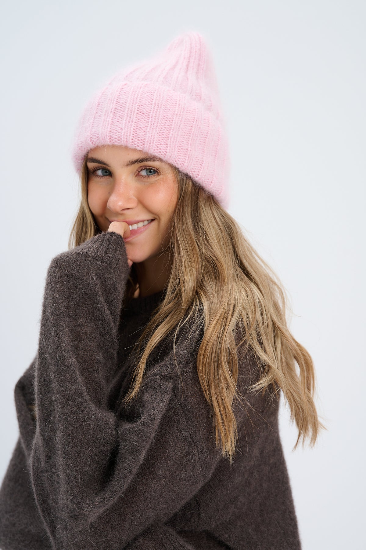 Snow Kiss red alpaca wool hat