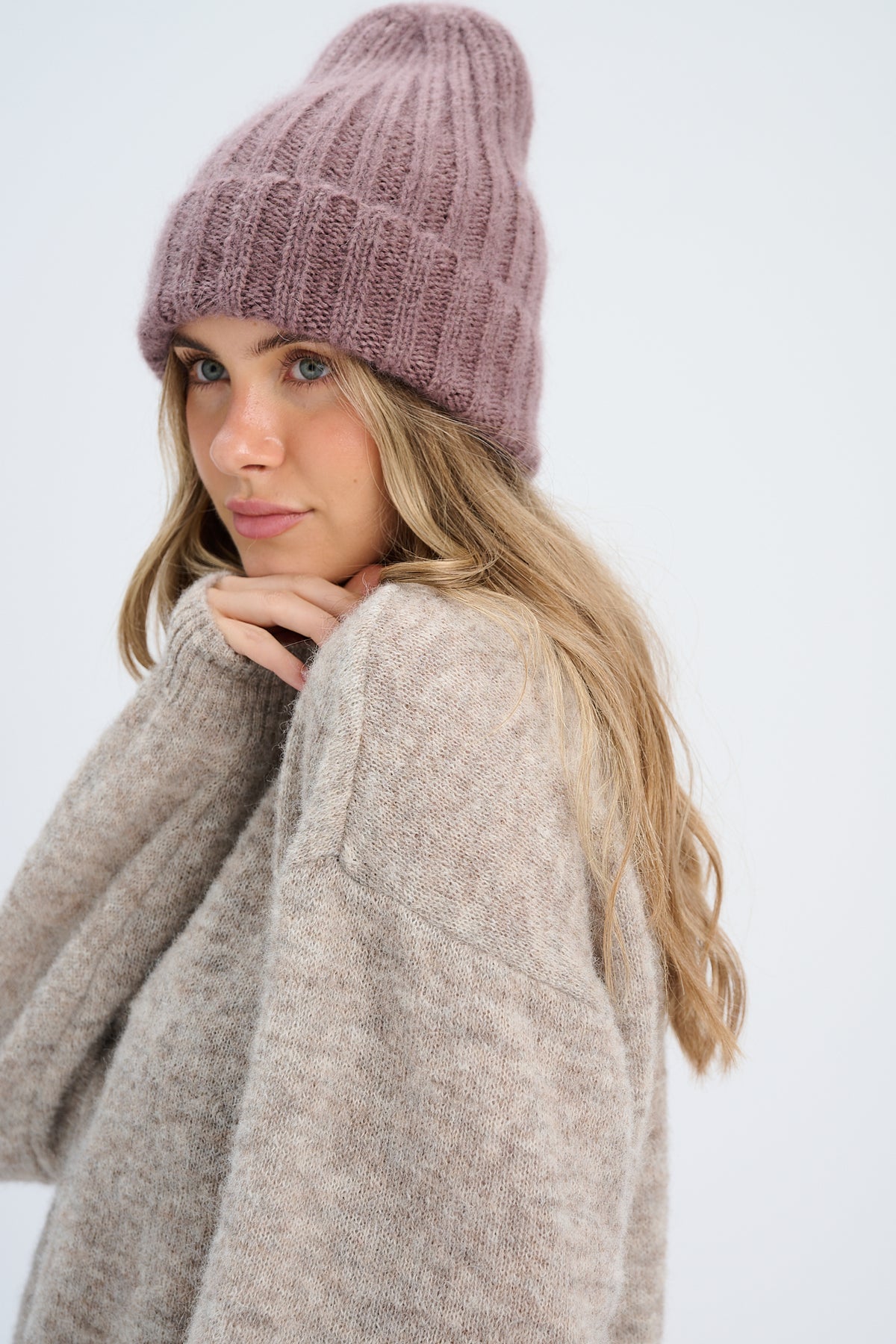 Snow Kiss red alpaca wool hat