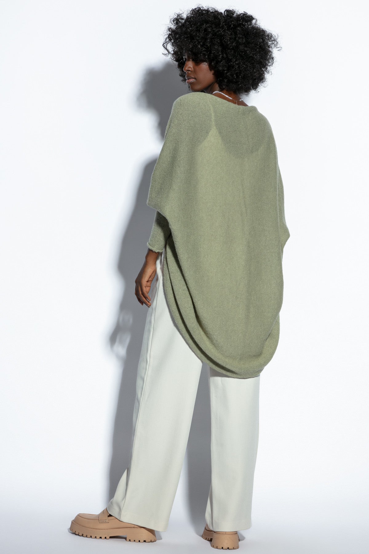 Delikatny, elegancki kardigan z jedwabiu pistacjowy - 7