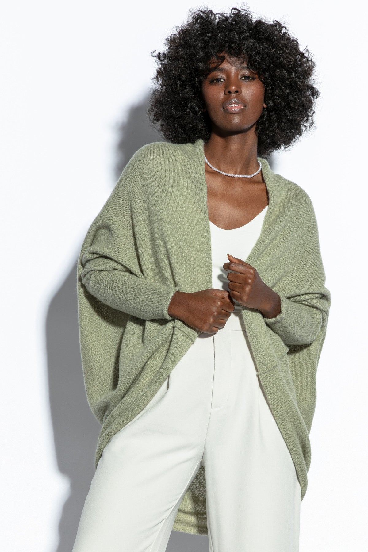 Delikatny, elegancki kardigan z jedwabiu pistacjowy - 5