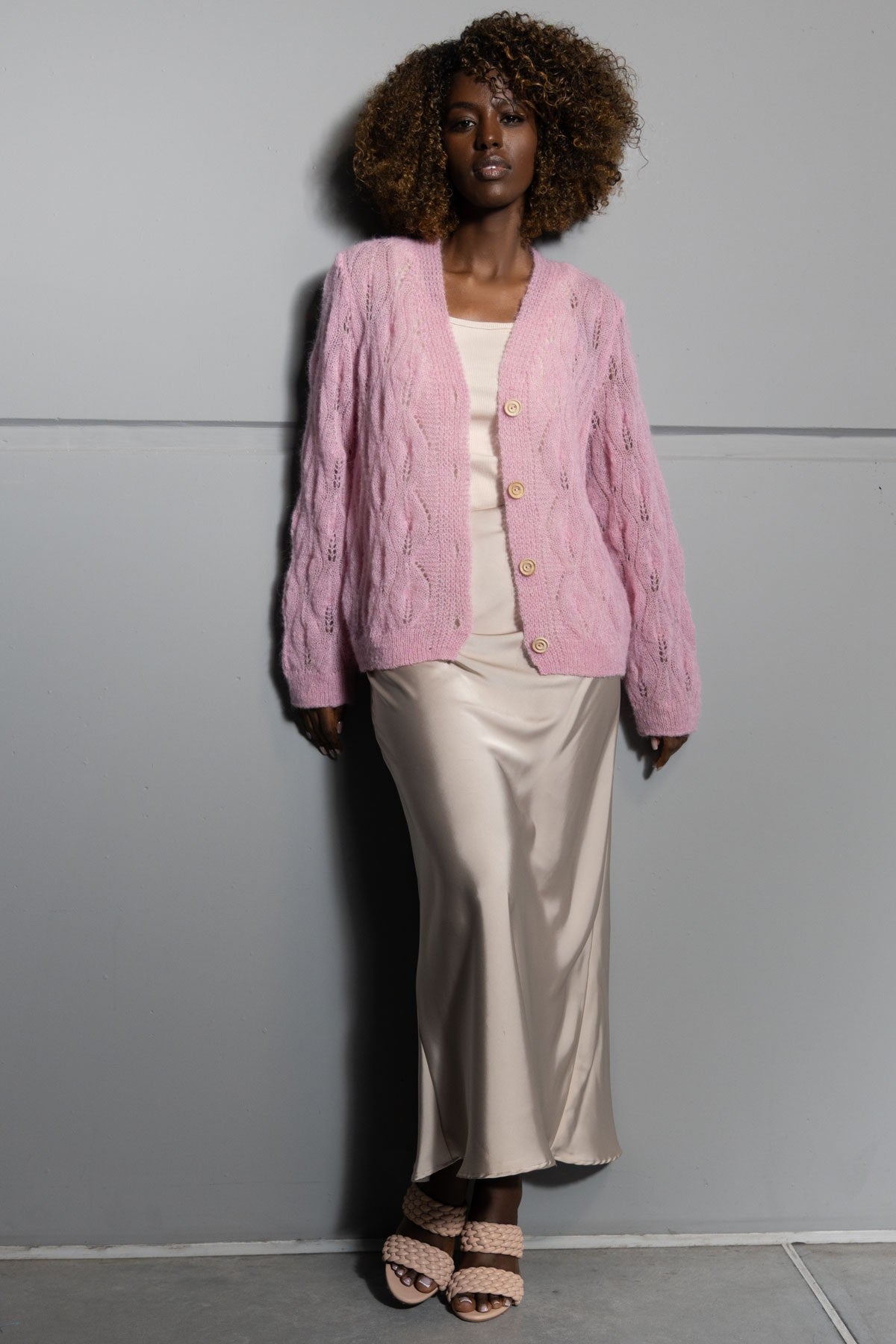 Delikatny kardigan mgiełka z wełny alpaki różowy - 6