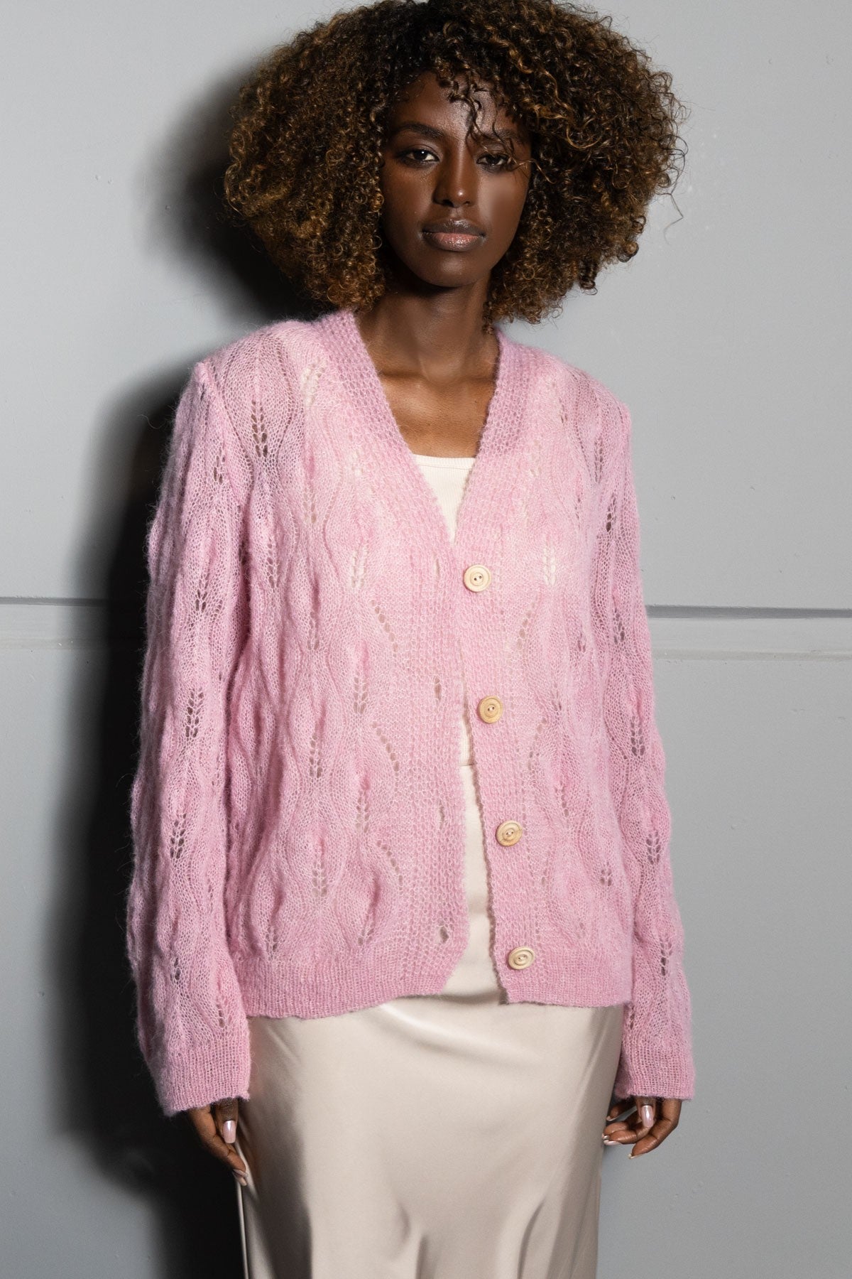 Delikatny kardigan mgiełka z wełny alpaki różowy - 9