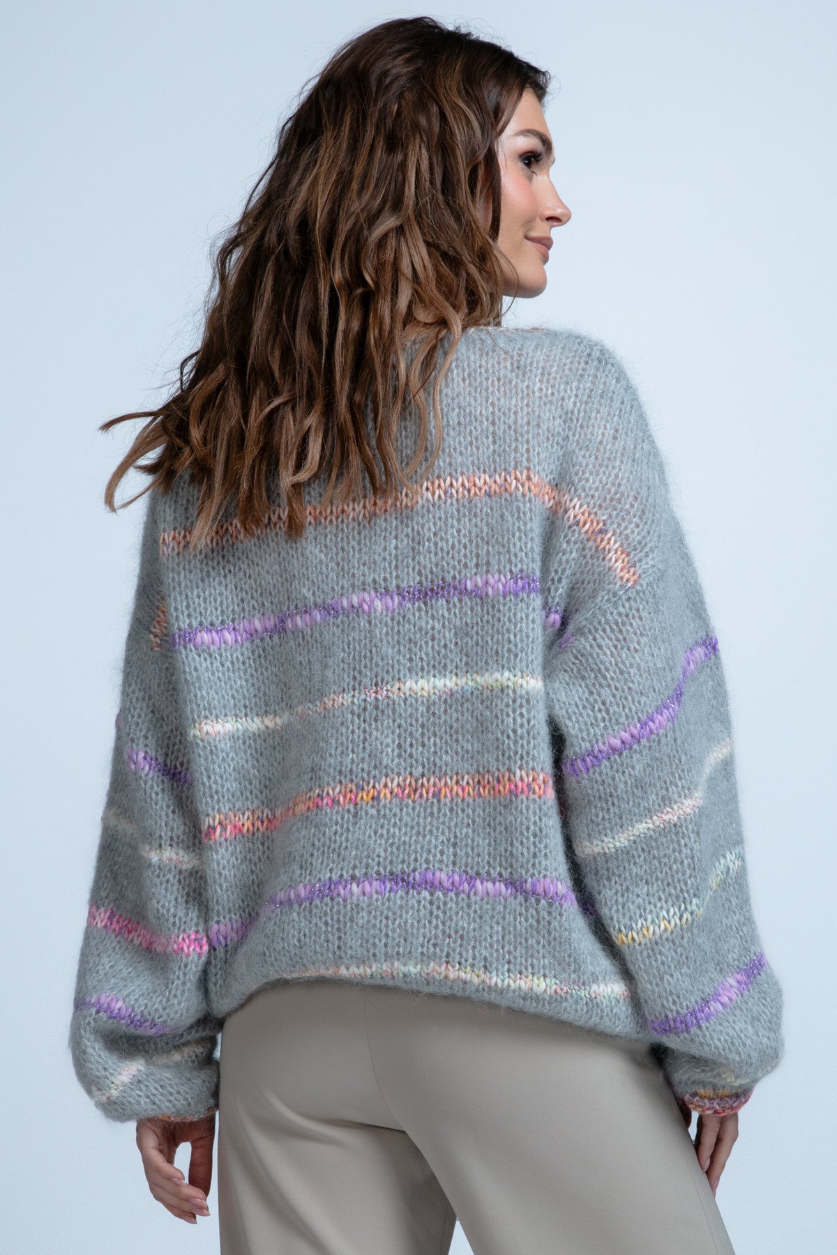 DELIKATNY SWETER Z WEŁNY ALPAKI szary - 3