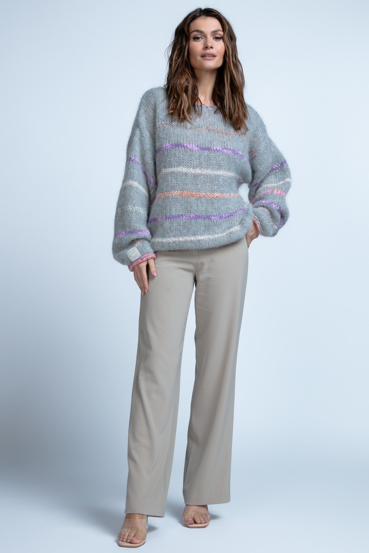 DELIKATNY SWETER Z WEŁNY ALPAKI szary - 2