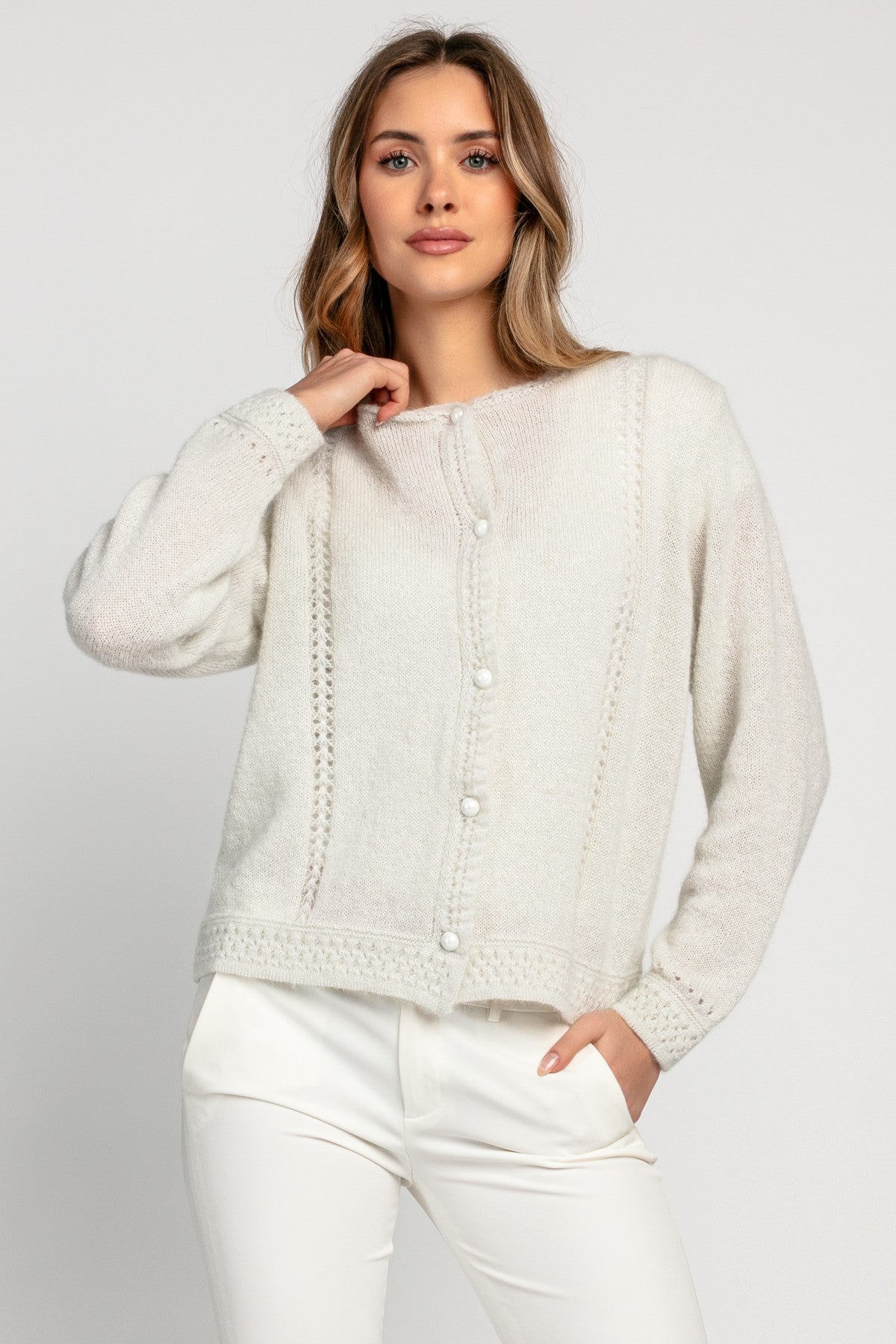 Delikatny zapinany kardigan z wełny alpaki i wełny dziewczej ecru - 1