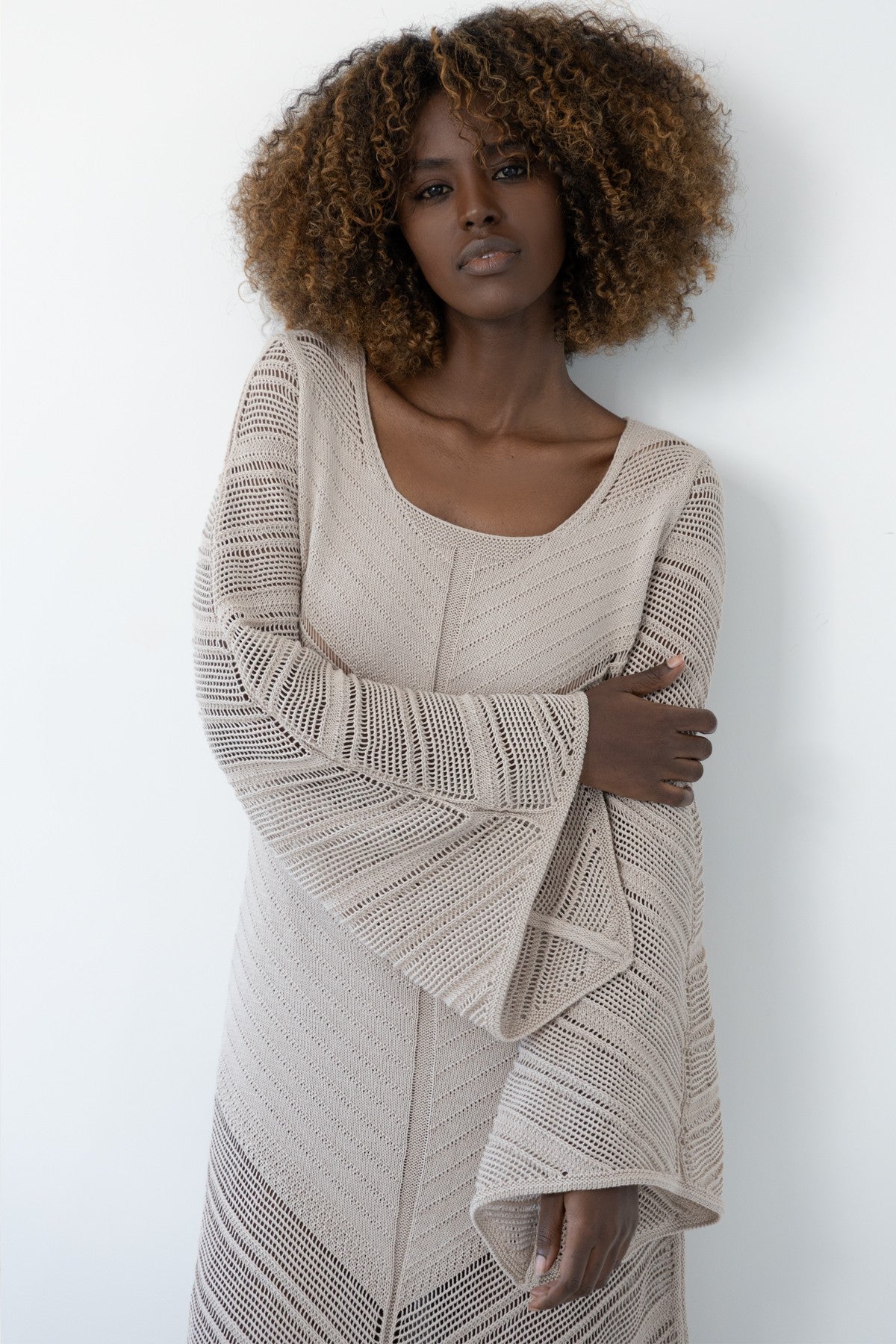 Długa ażurowa sukienka boho beżowy - 3