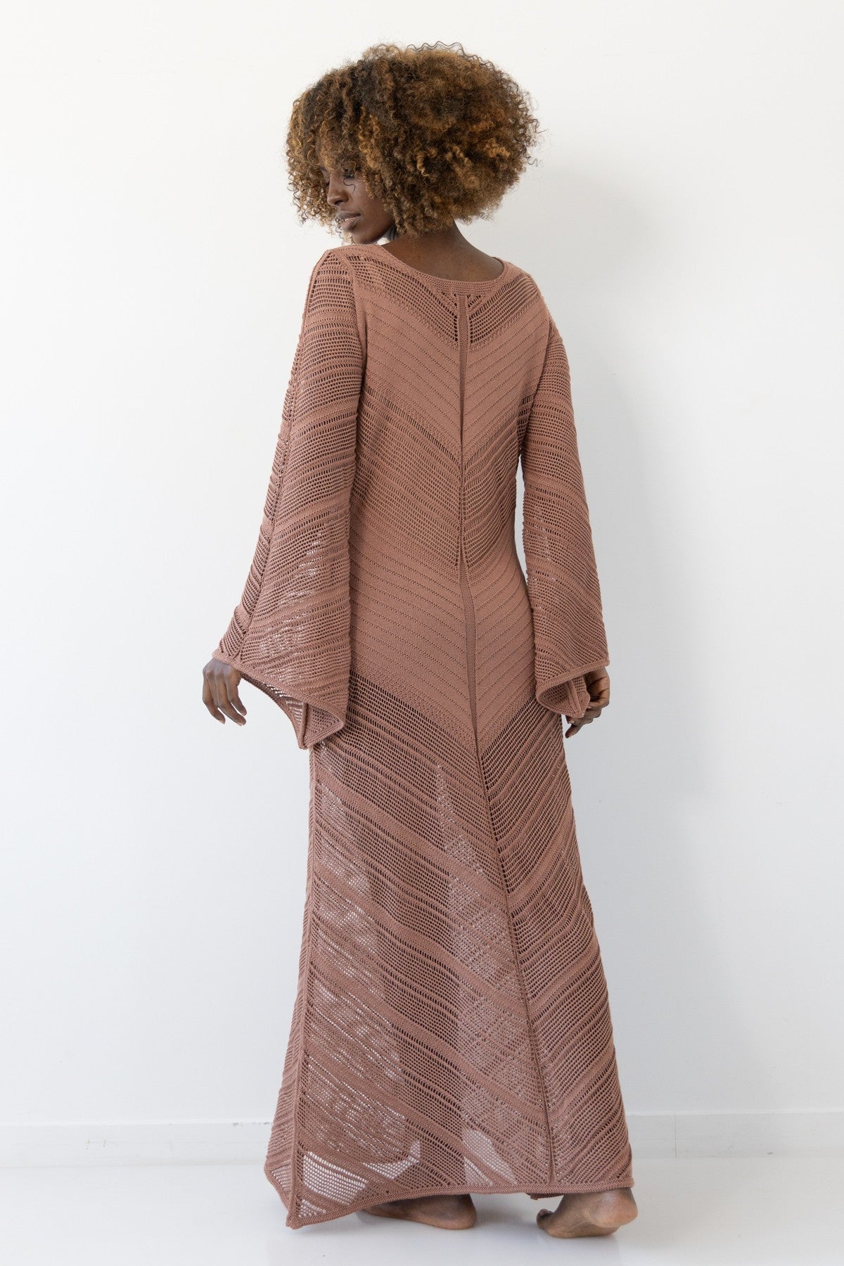 Długa ażurowa sukienka boho mocca - 4