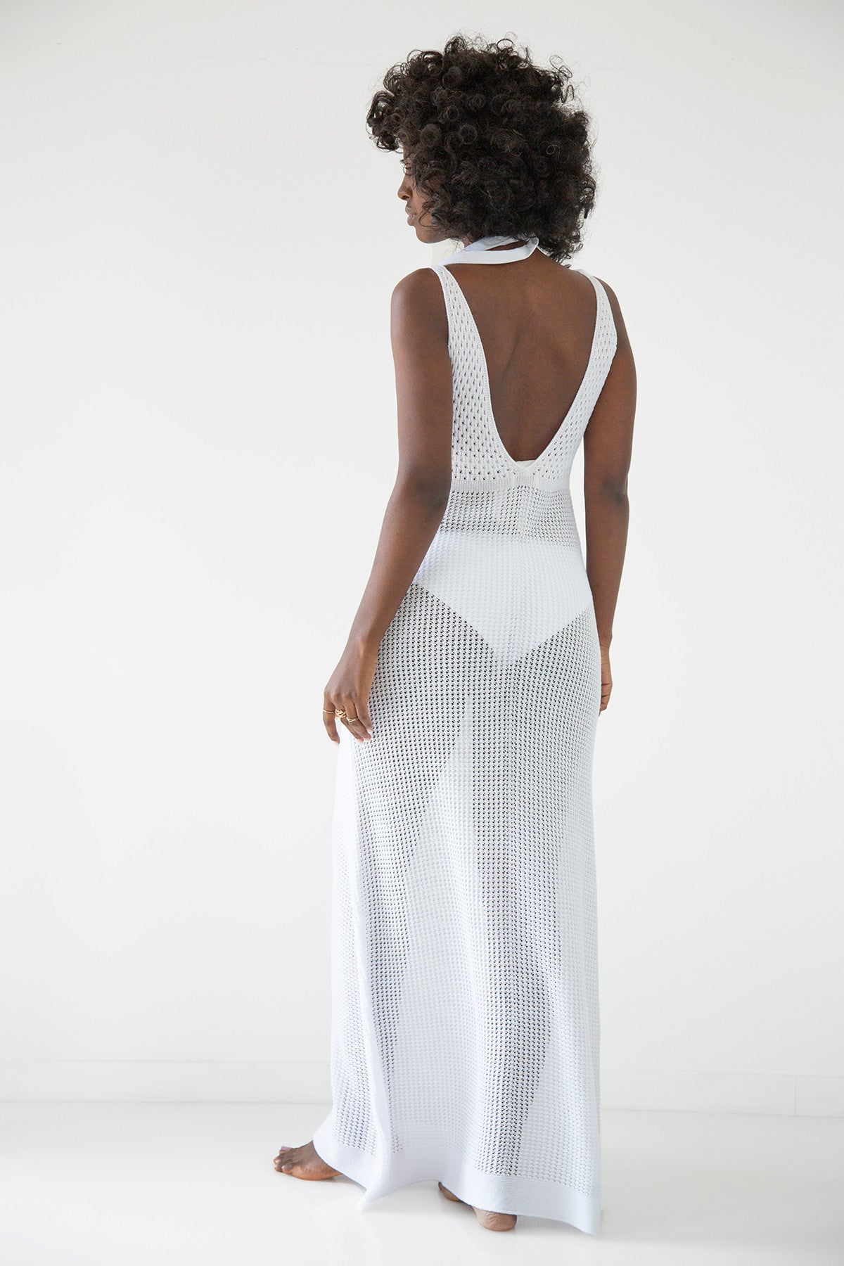 Długa ażurowa sukienka na ramiączka biały - 3