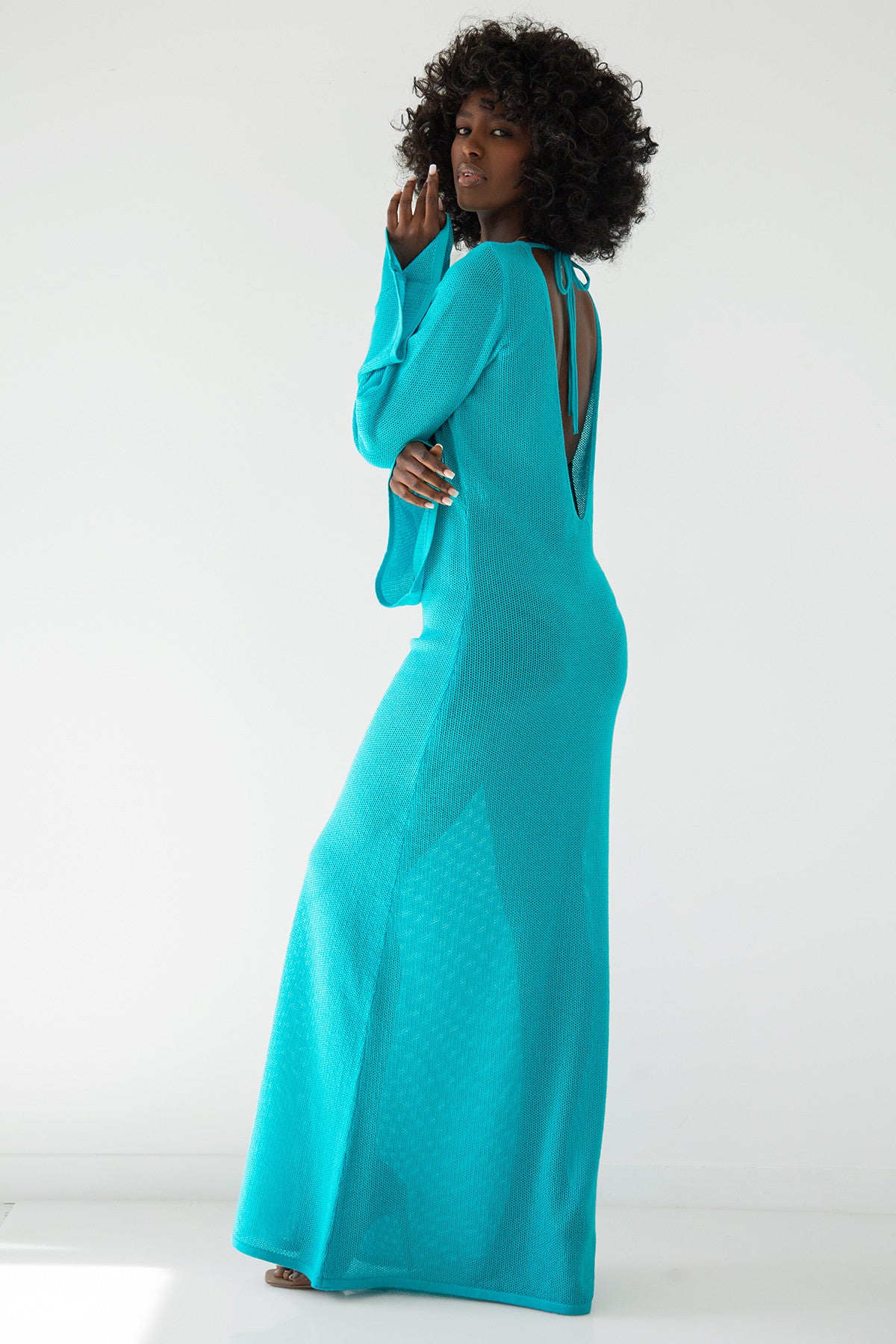 Długa sukienka ażurowa z dekoltem na plecach z bawełny niebieski - 2