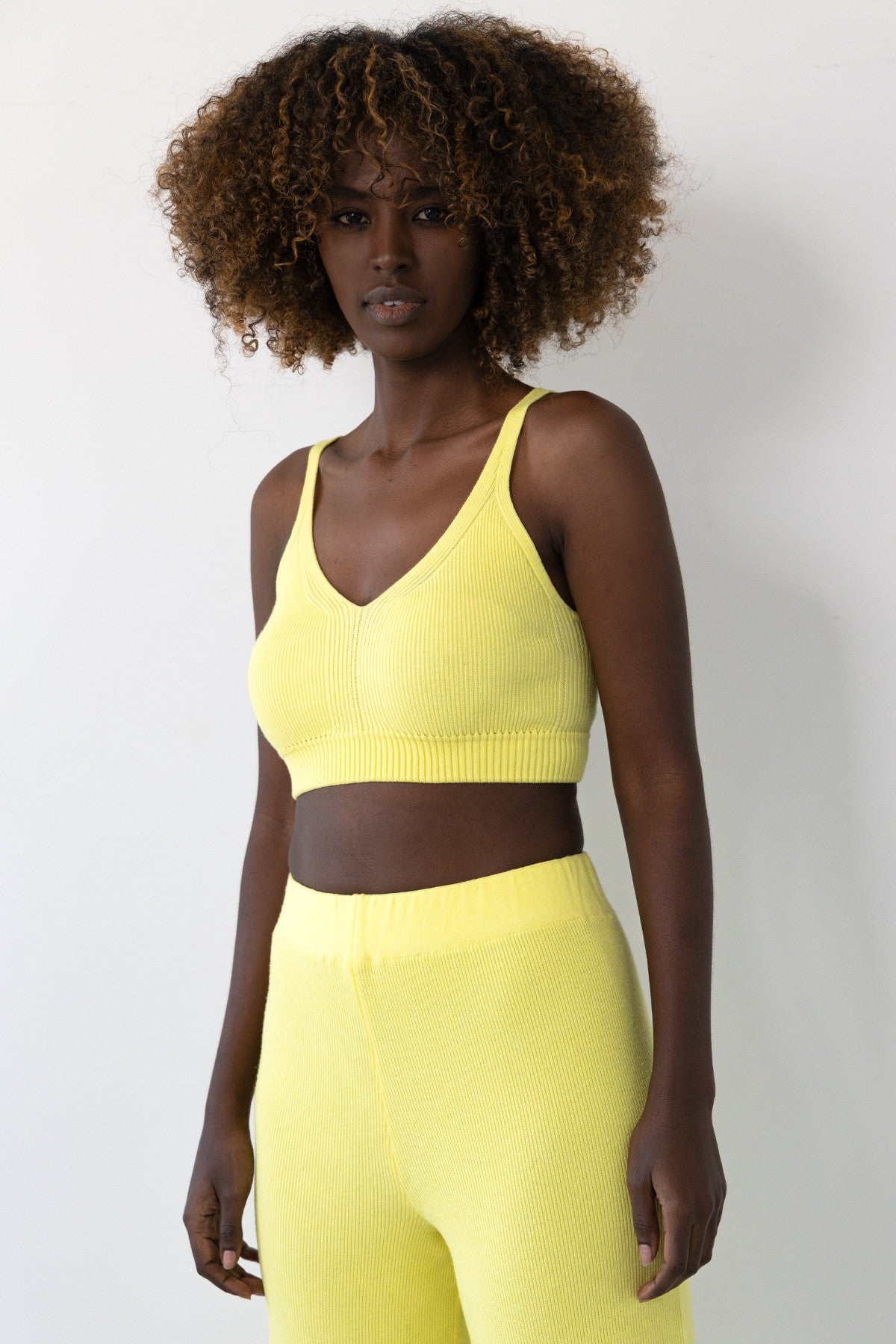 Dzianinowy top żółty - 1