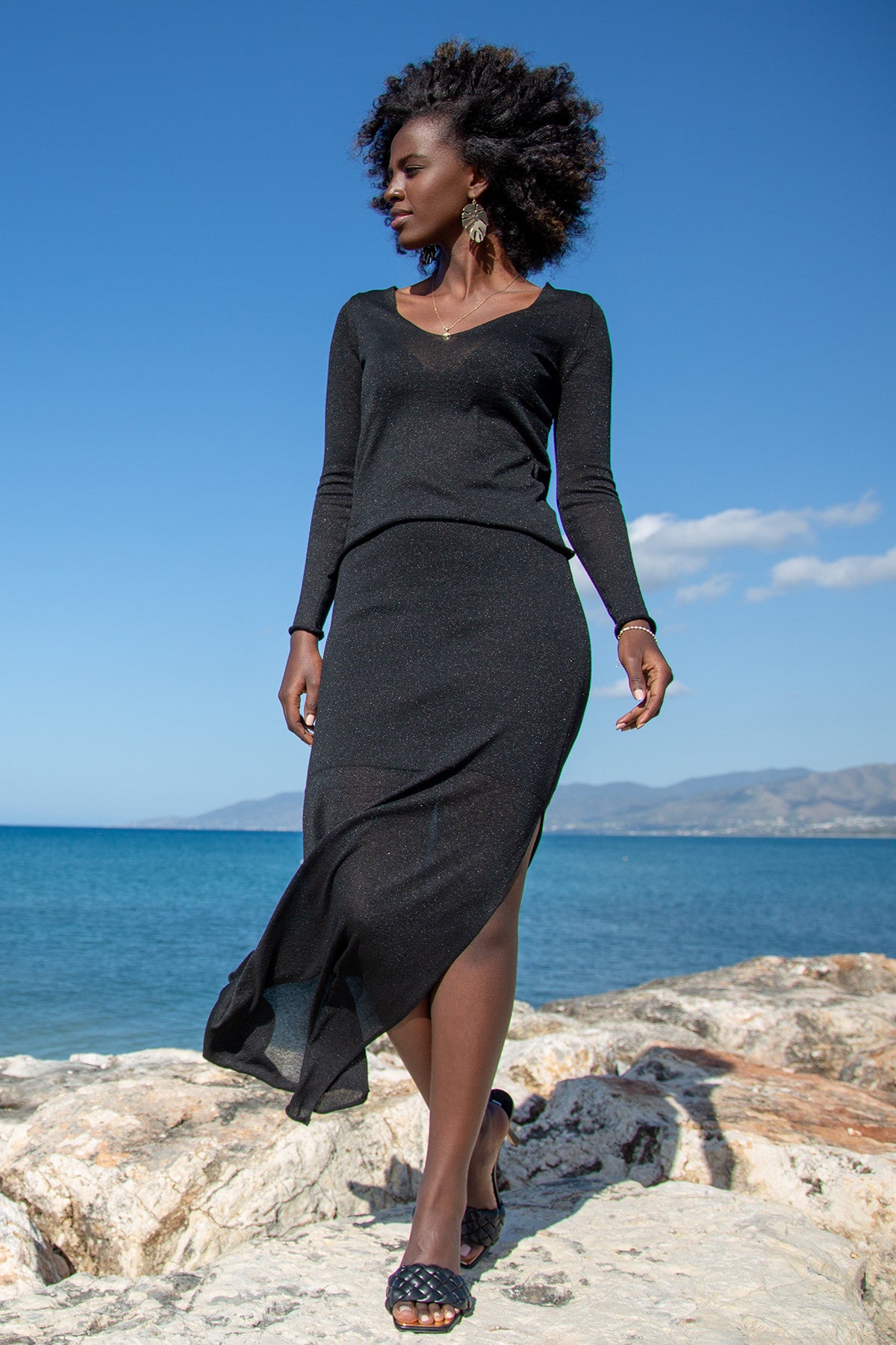 Elegancki bardzo delikatny komplet spódnica i bluzka czarny - 2