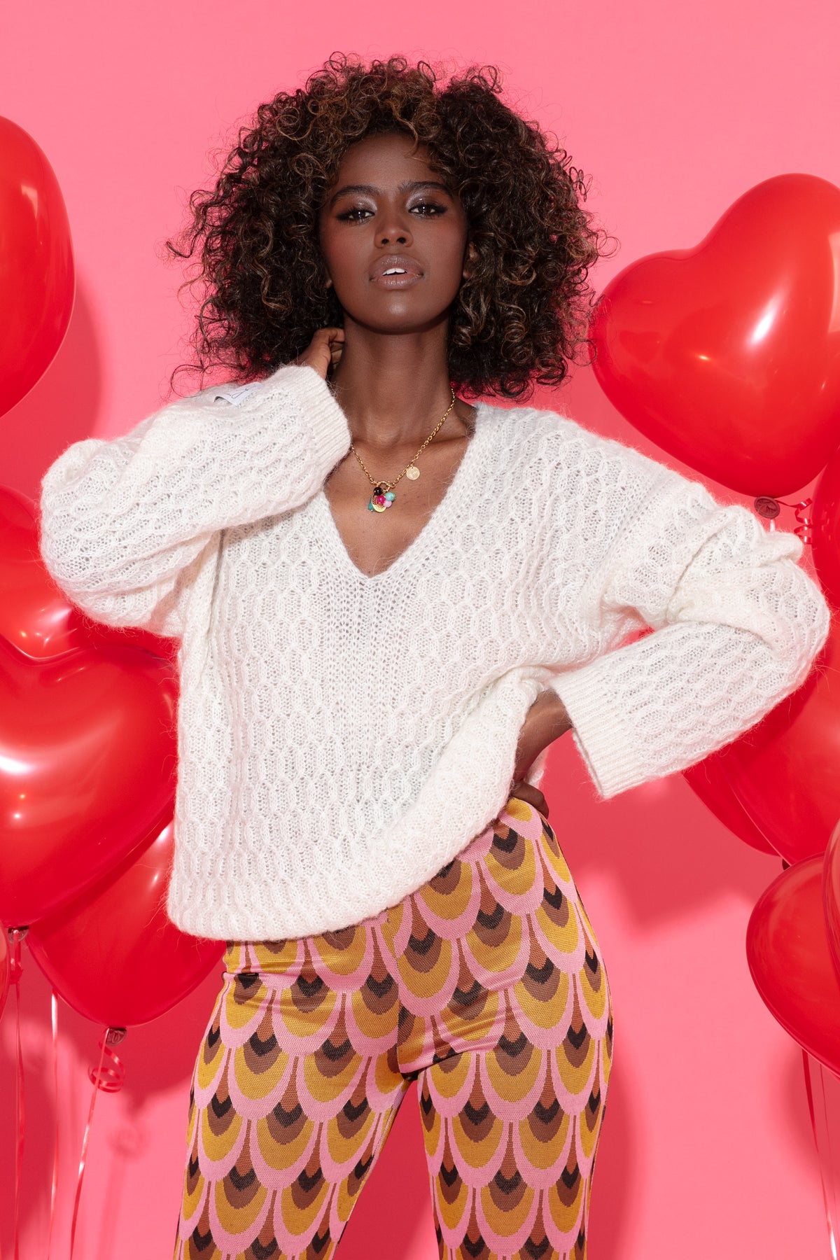 Elegancki sweter z dużym dekoltem V ecru - 3