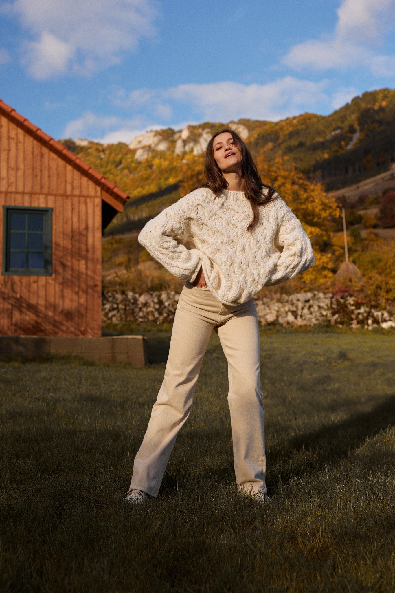 Elegancki sweter z wełny dziewiczej i wełny alpaki ecru - 4