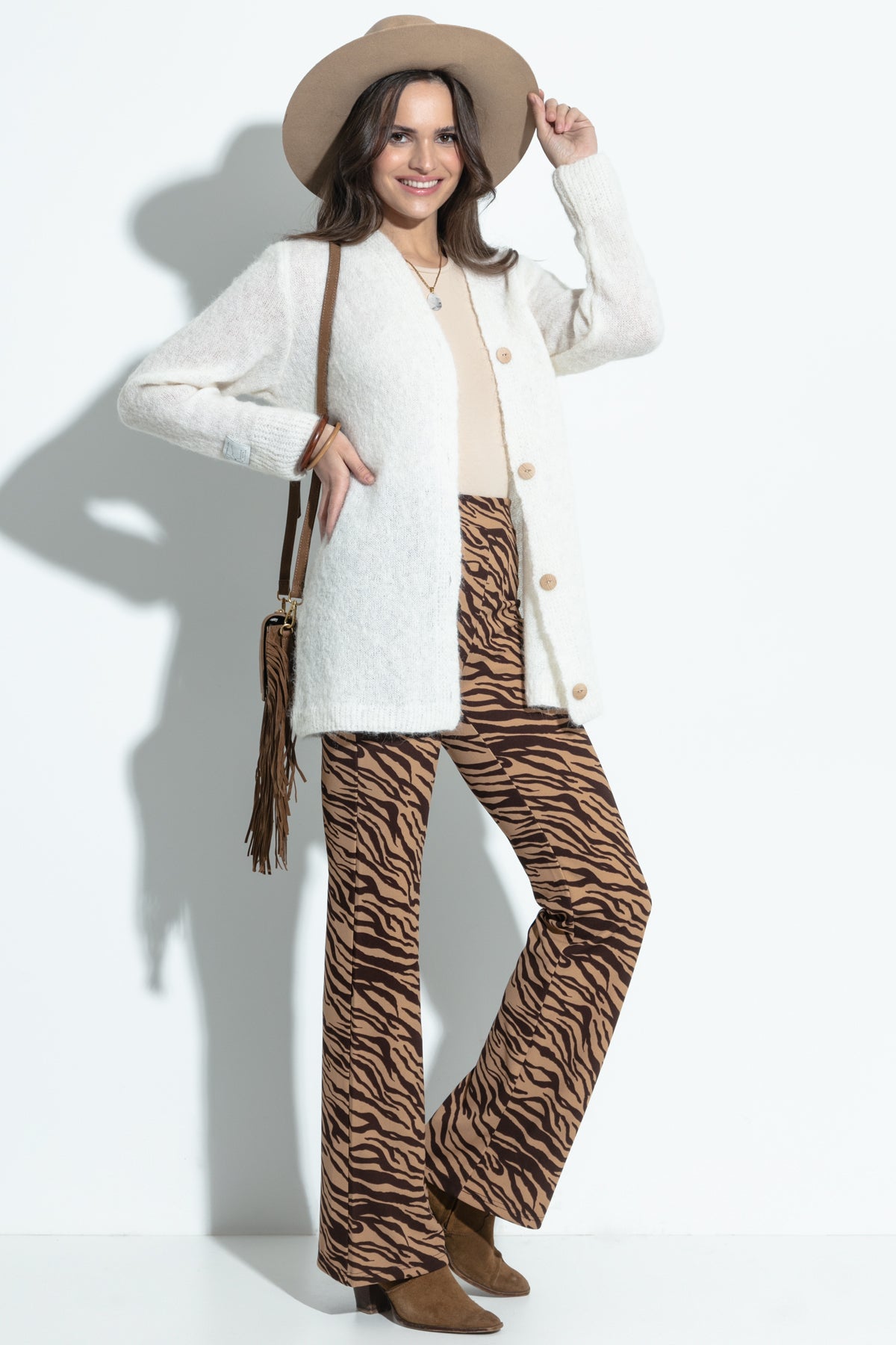 Elegancki zapinany Kardigan z wełny alpaki ecru - 2