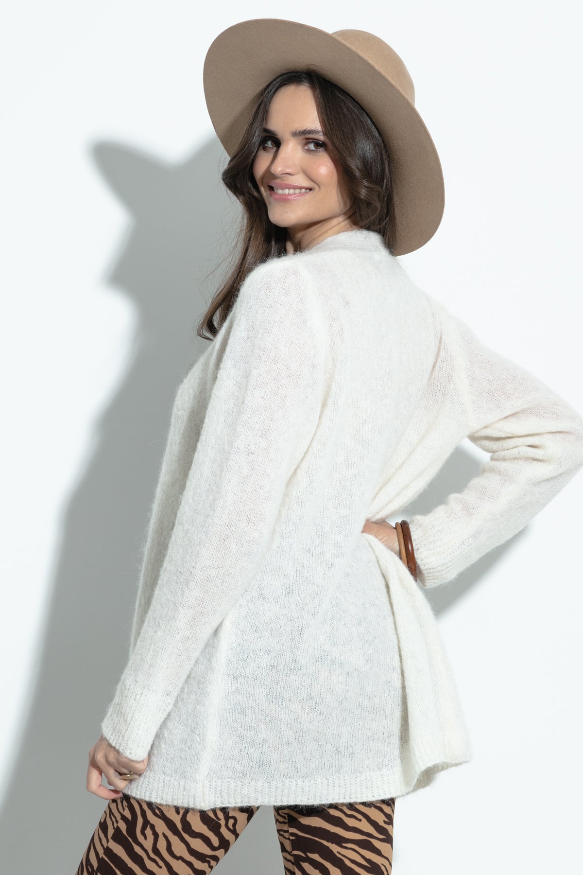 Elegancki zapinany Kardigan z wełny alpaki ecru - 7