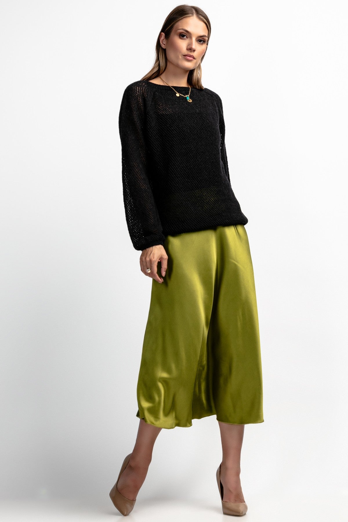 Jedwabny sweter w delikatny ażurowy splot czarny - 2