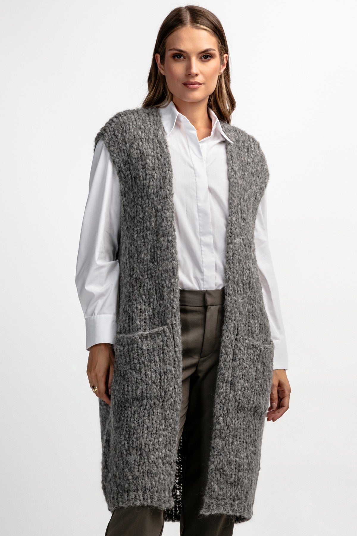 Kamizelka z niefarbowanej wełny alpaki z kieszeniami szary - 1