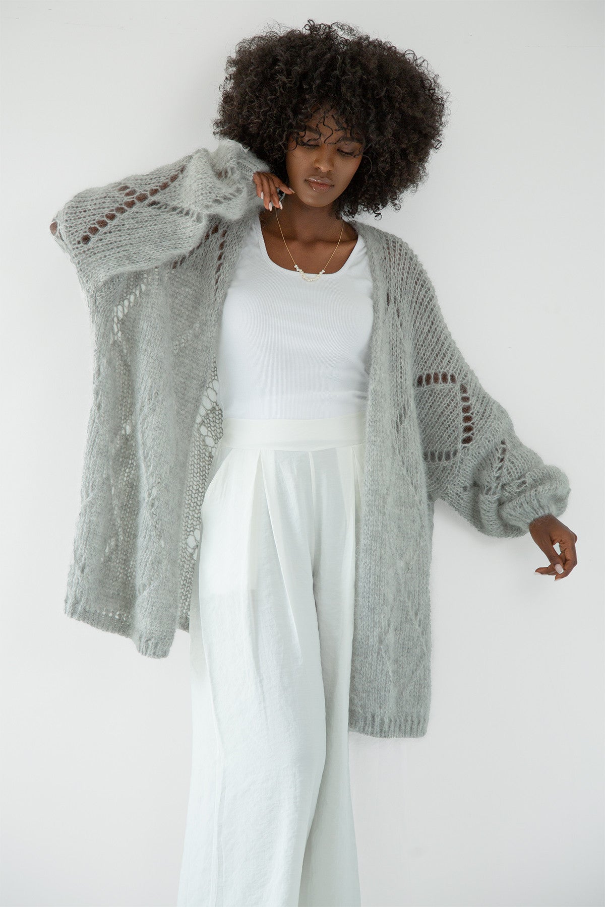 Kardigan ażurowy klasyczny z wełny alpaki szary - 7